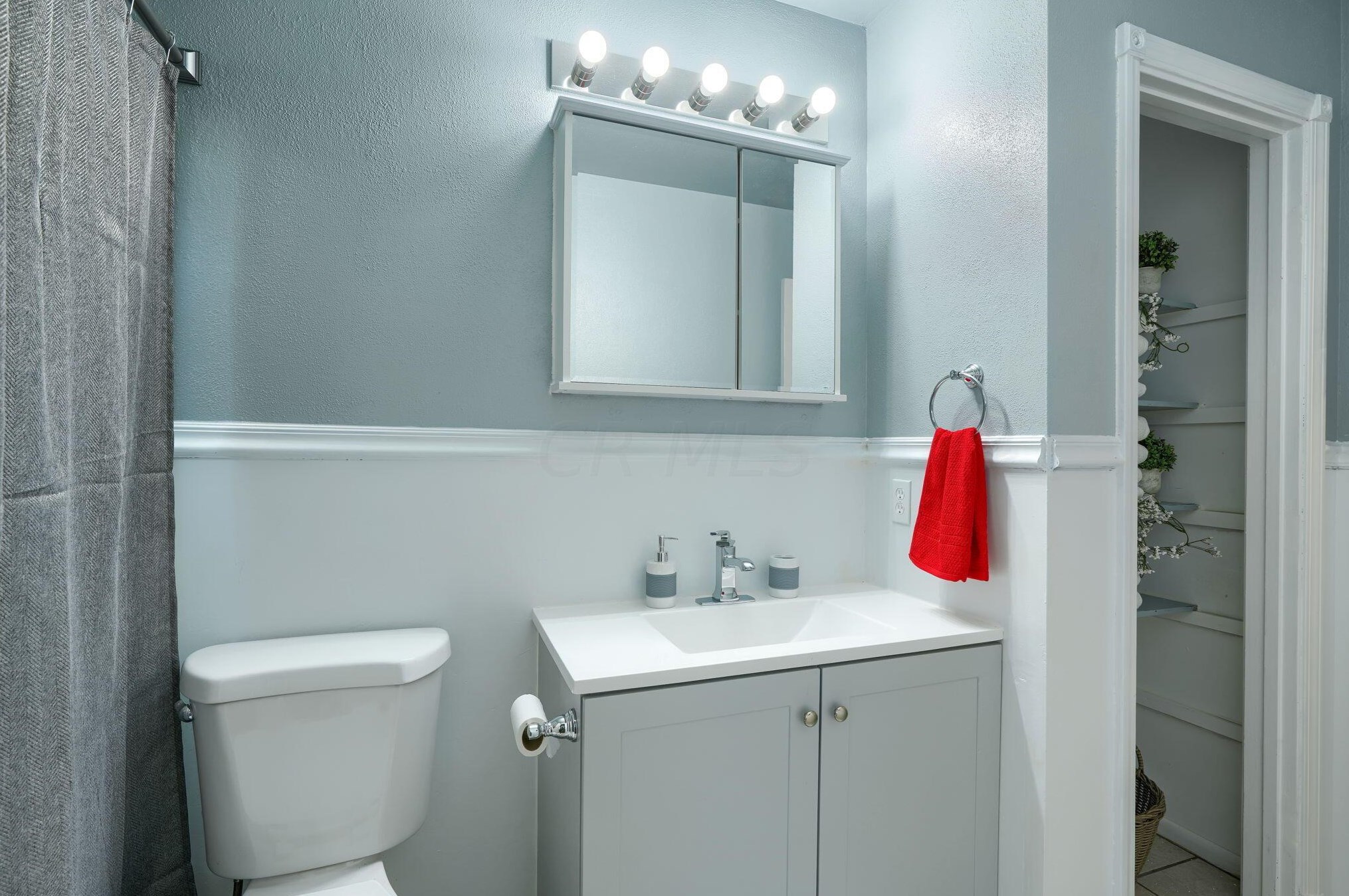 437 Stygler Rd, Columbus OH  43230-2027 exterior