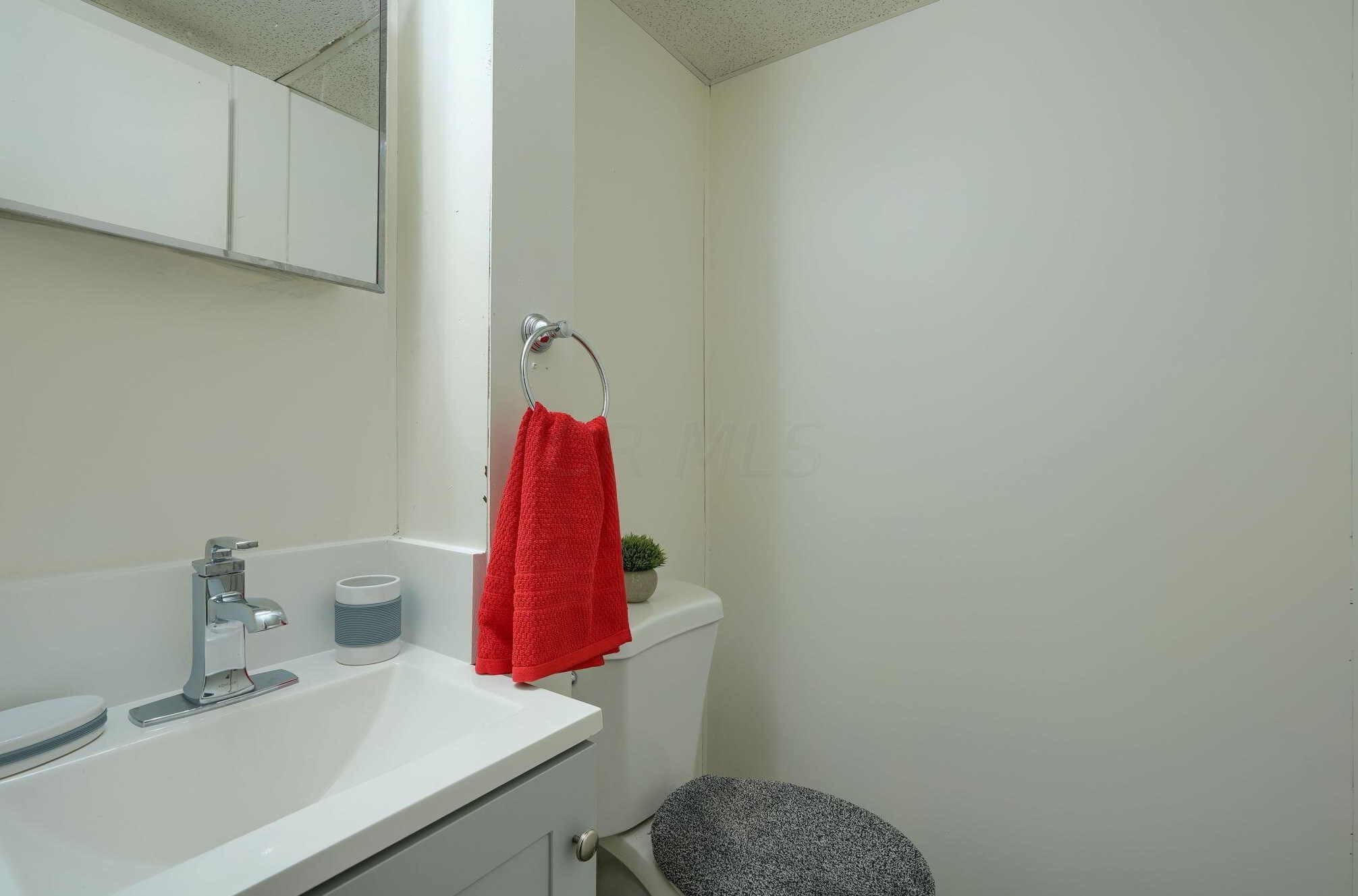 437 Stygler Rd, Columbus OH  43230-2027 exterior