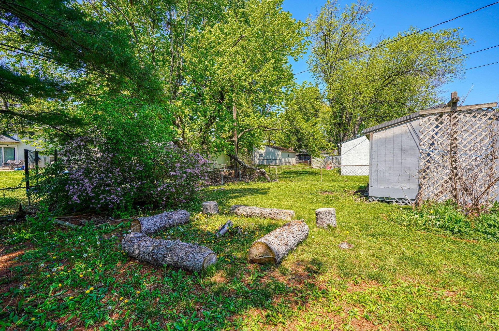 437 Stygler Rd, Columbus OH  43230-2027 exterior