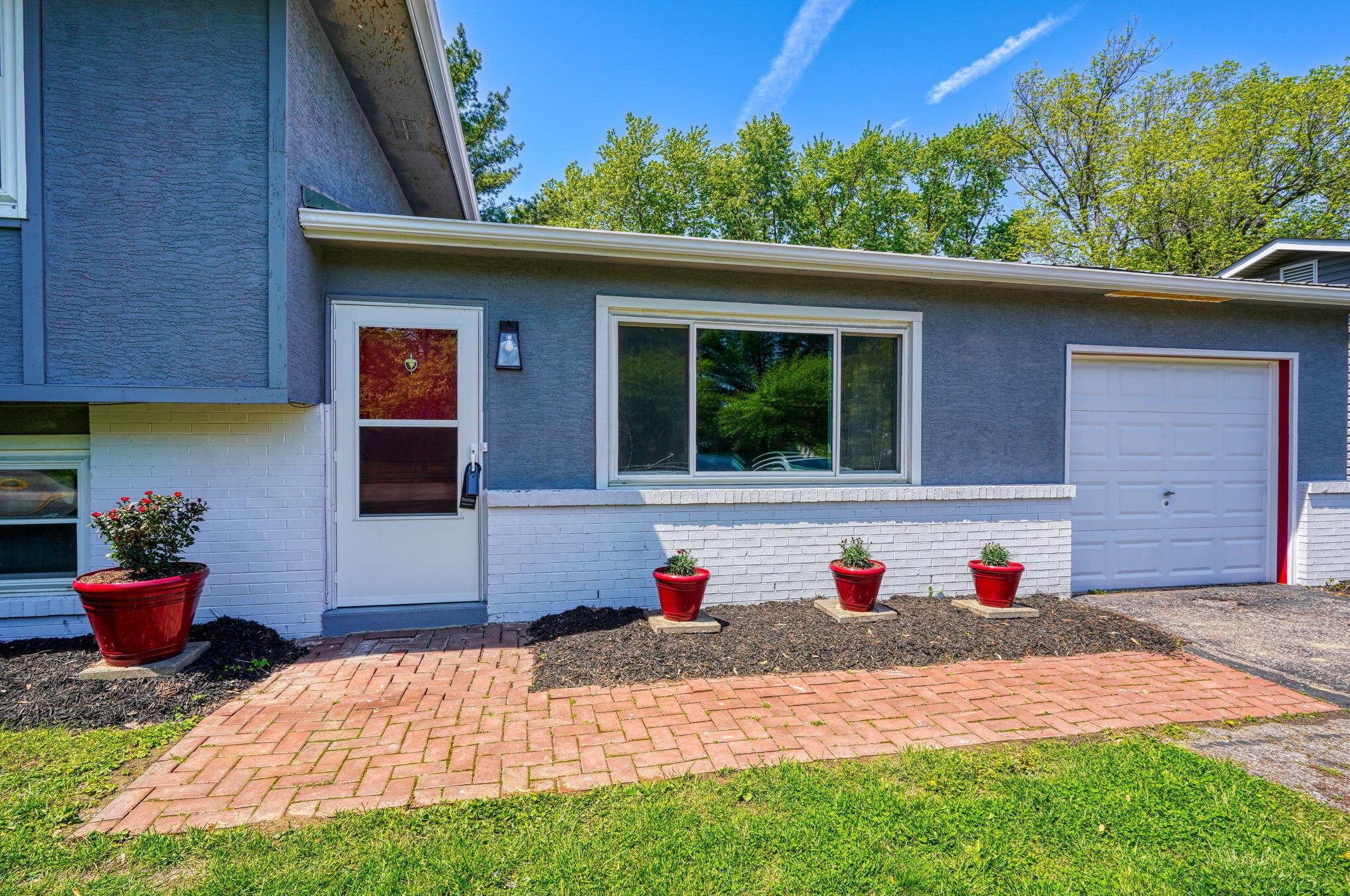 437 Stygler Rd, Columbus OH  43230-2027 exterior