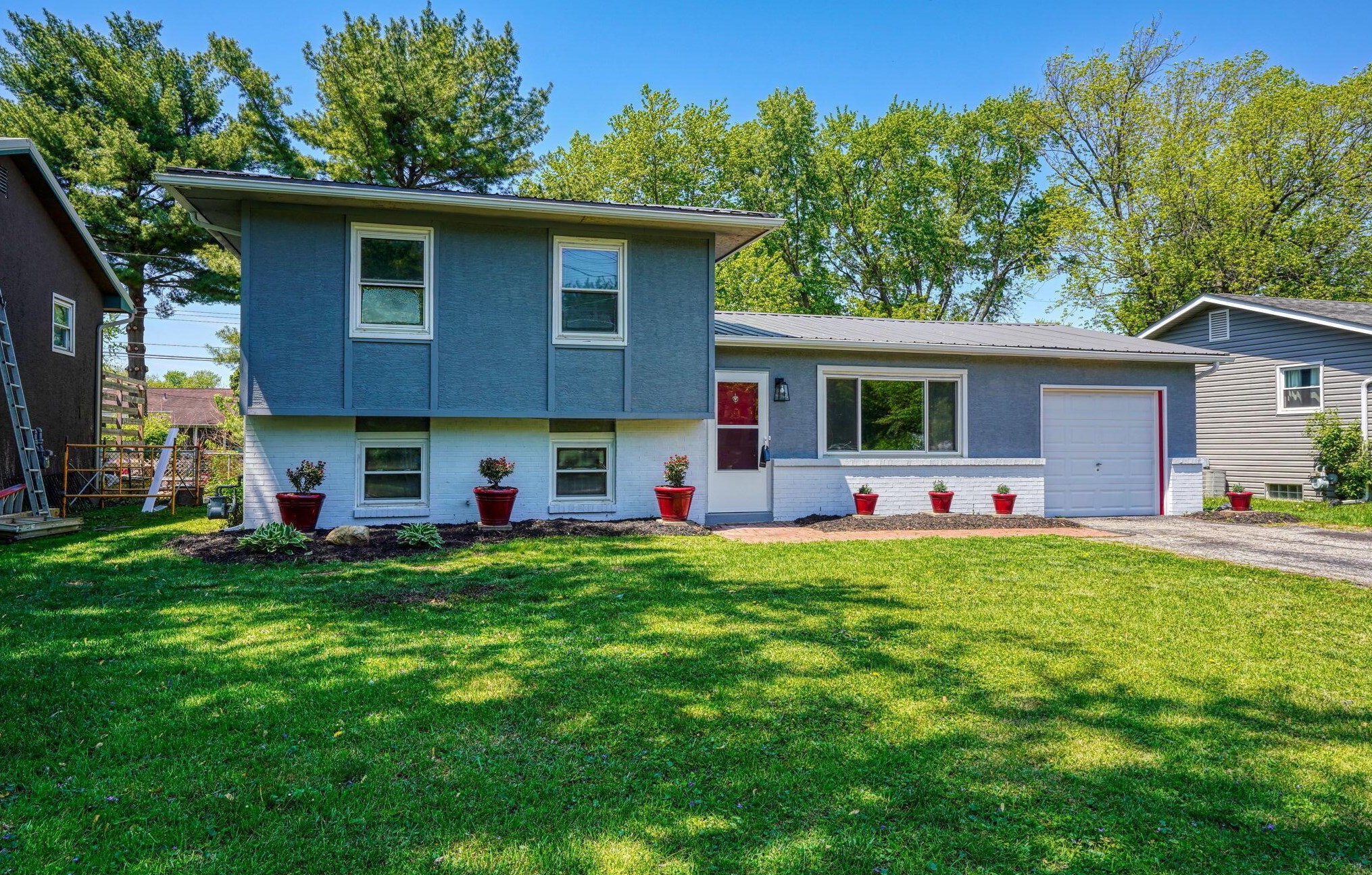 437 Stygler Rd, Columbus OH  43230-2027 exterior