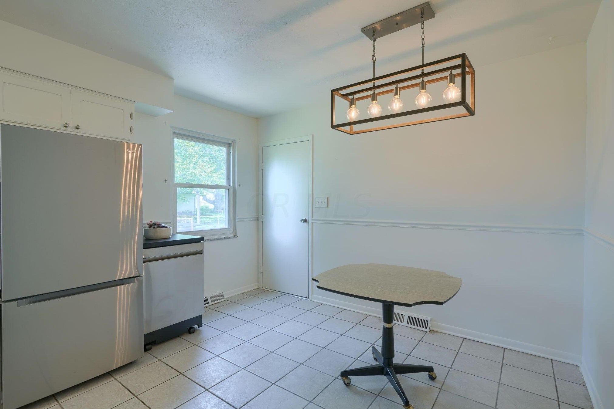 437 Stygler Rd, Columbus OH  43230-2027 exterior