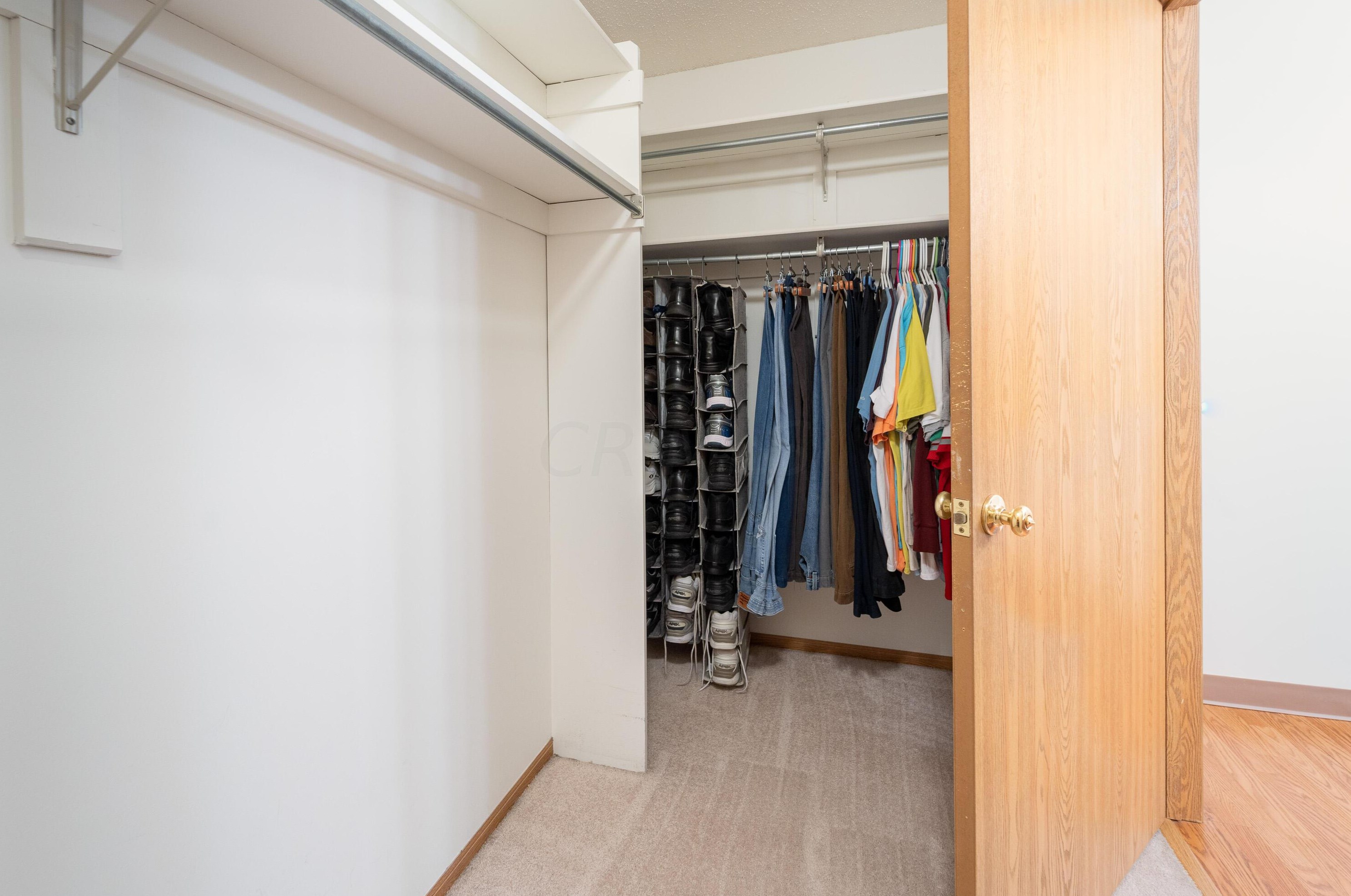 148 Oak Crk Pl, Columbus OH 43230-8102 exterior