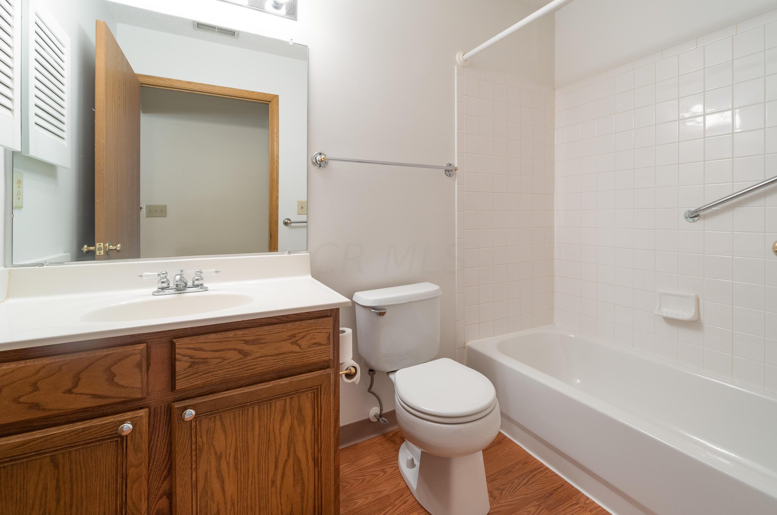 148 Oak Crk Pl, Columbus OH 43230-8102 exterior