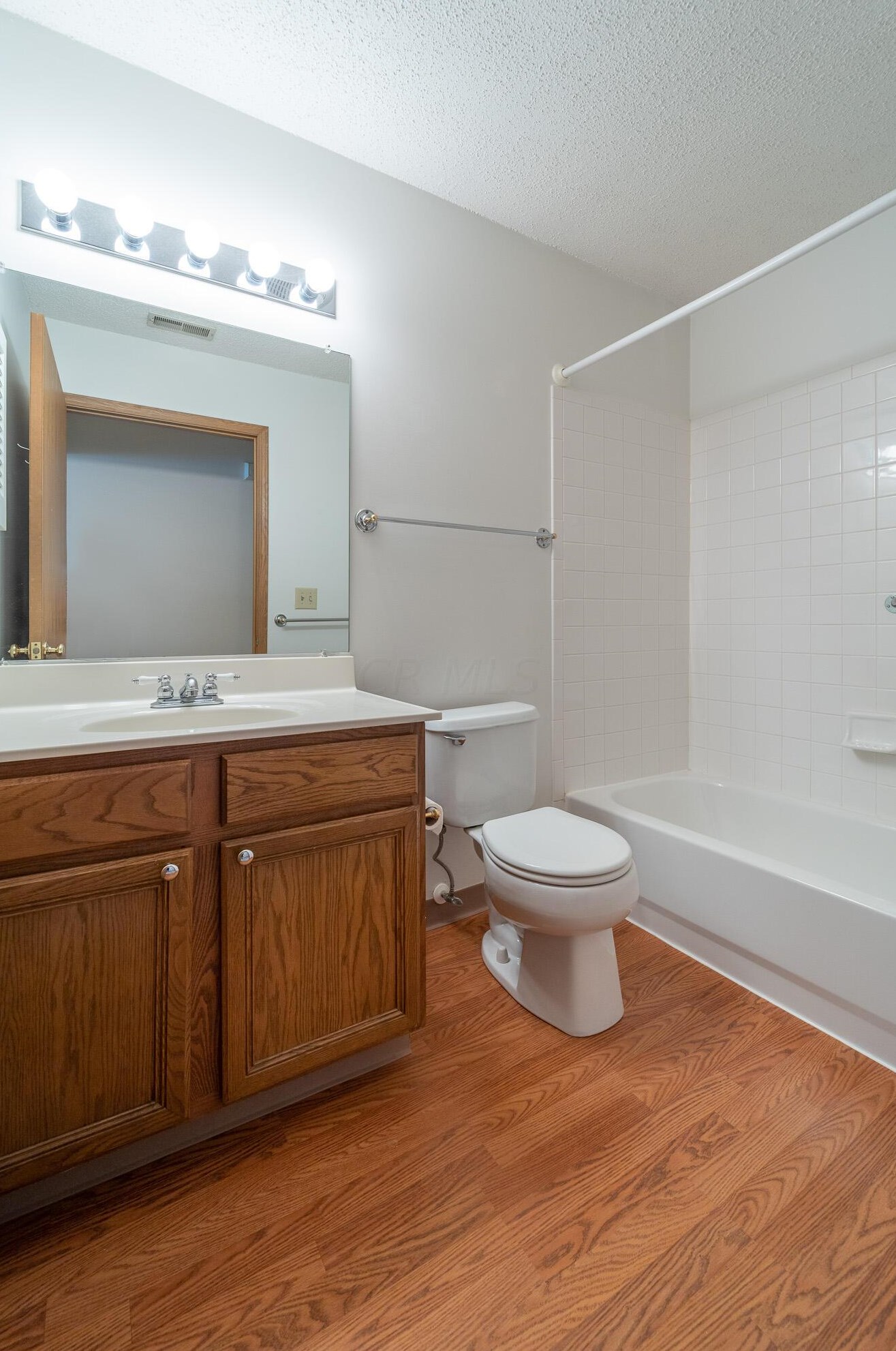 148 Oak Crk Pl, Columbus OH 43230-8102 exterior