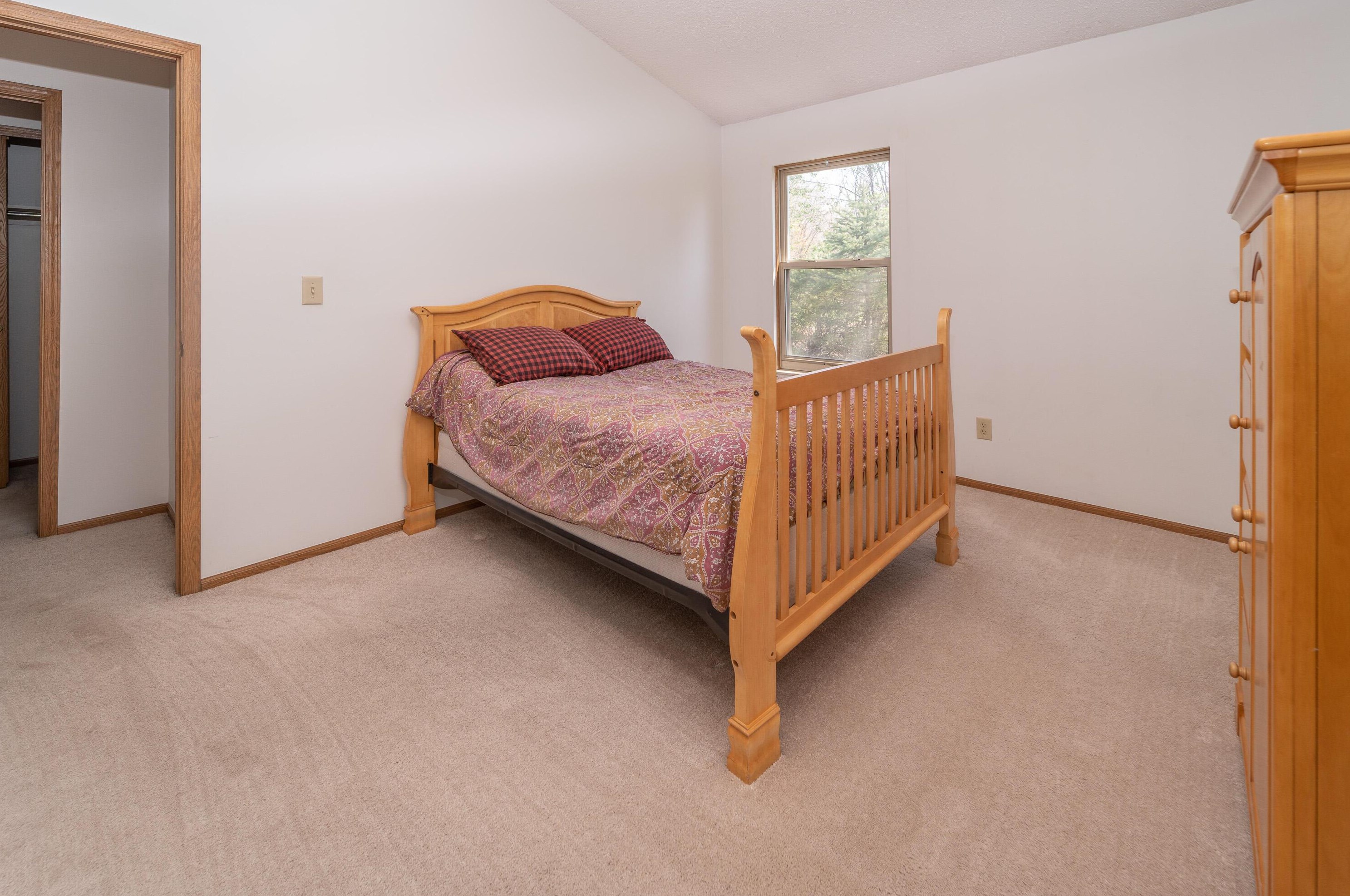 148 Oak Crk Pl, Columbus OH 43230-8102 exterior