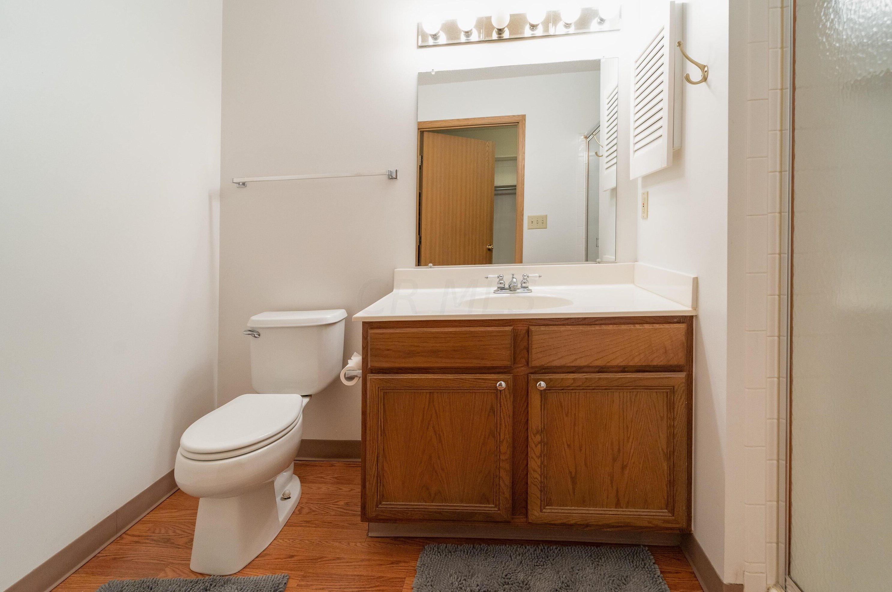 148 Oak Crk Pl, Columbus OH 43230-8102 exterior