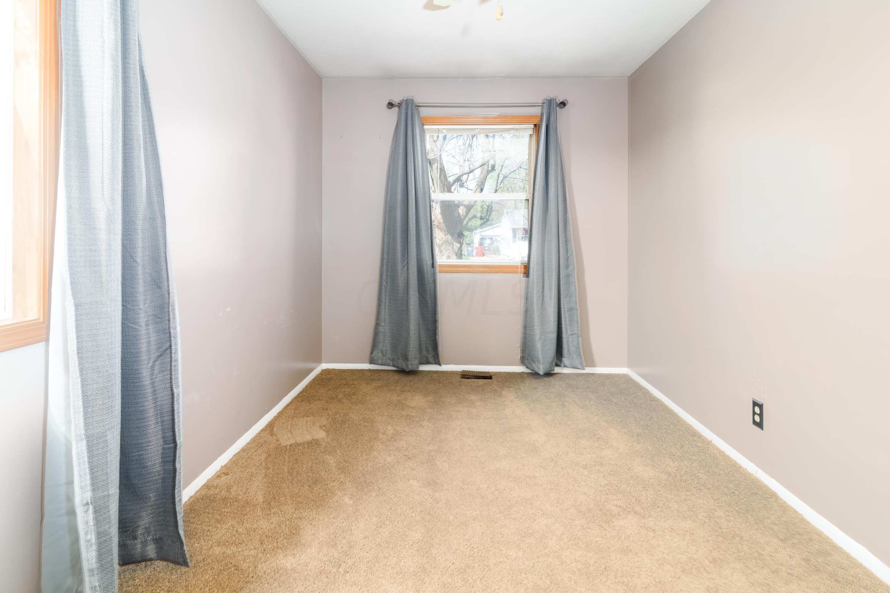 3434 Negley Rd, Columbus OH  43232-5903 exterior