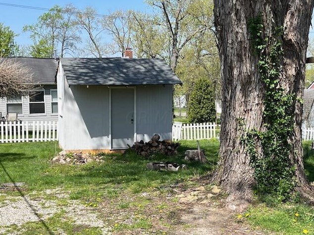 606 Newark Ave, Thornville OH  43076-9352 exterior
