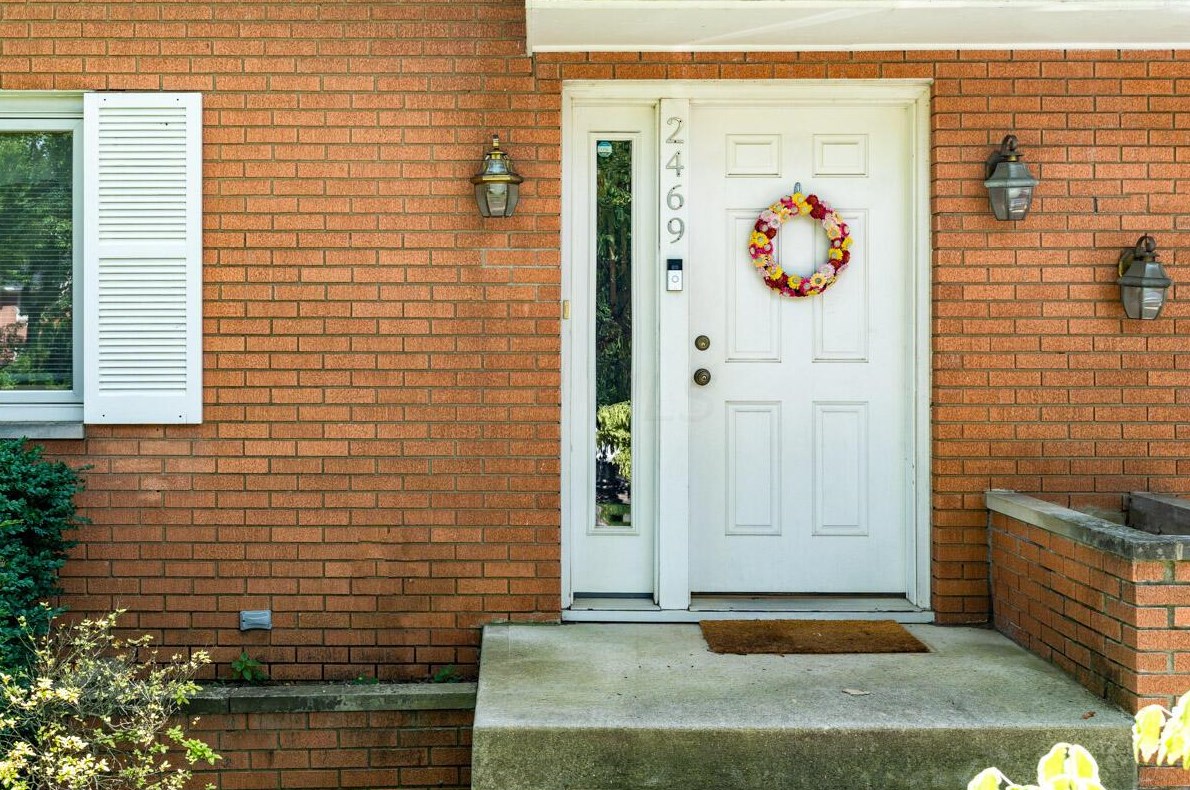 2469 Fishinger Rd, Columbus OH  43221-1141 exterior