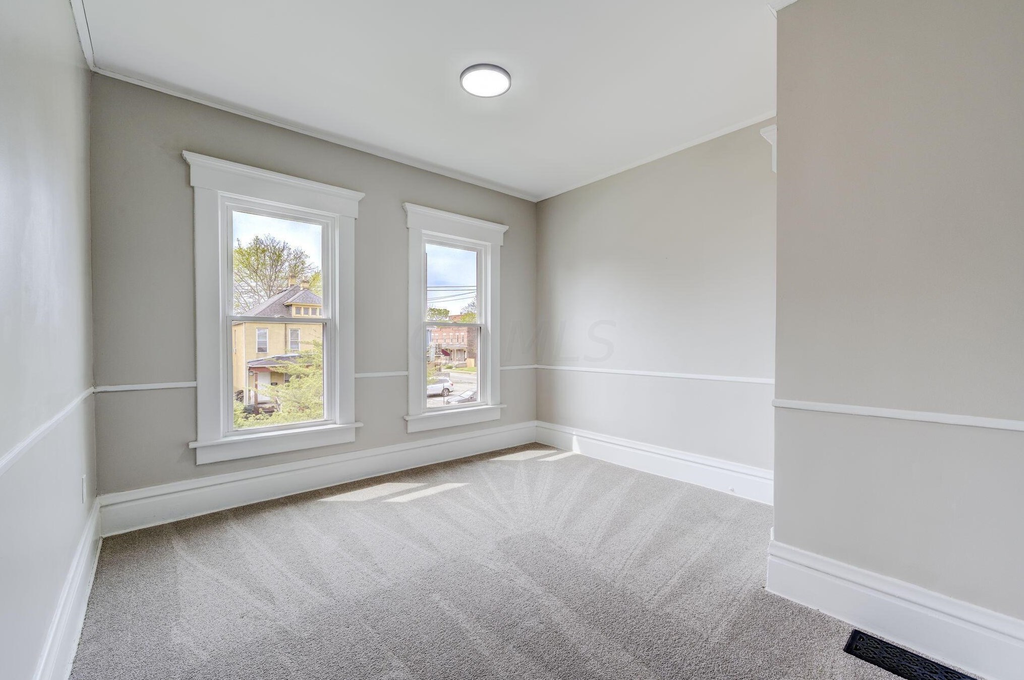 1544 Richmond Ave, Columbus OH  43203-1726 exterior