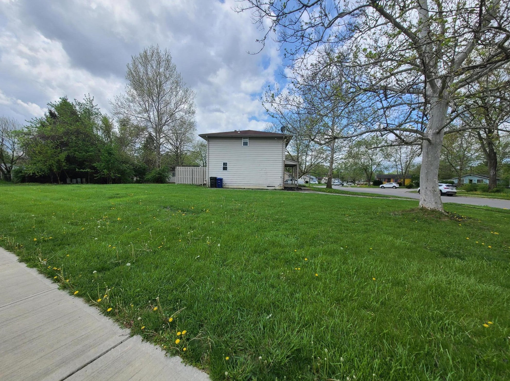 3499 Oakcrest Rd, Columbus OH  43232-4051 exterior