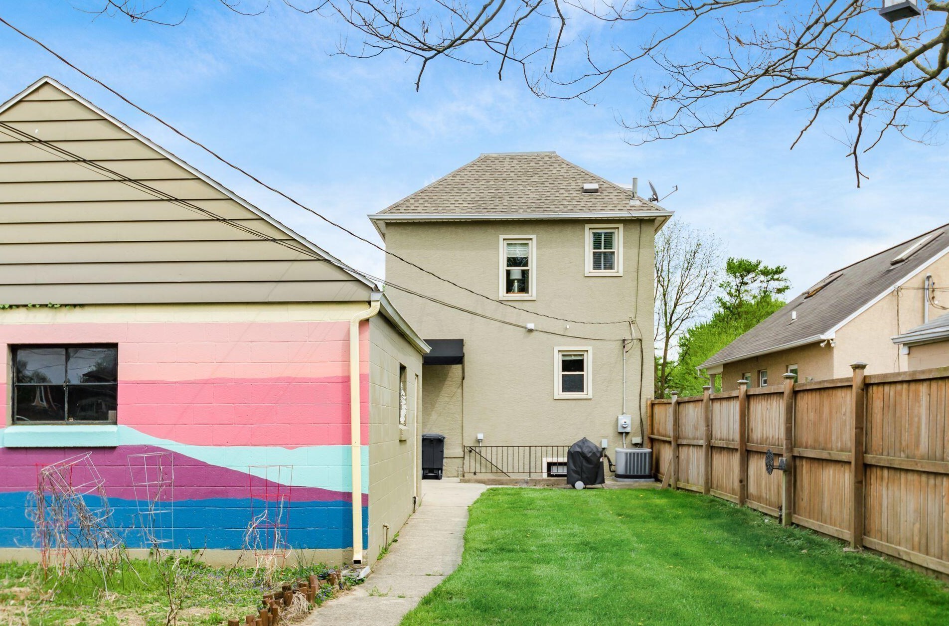 1487 Glenn Ave, Columbus OH  43212-6701 exterior