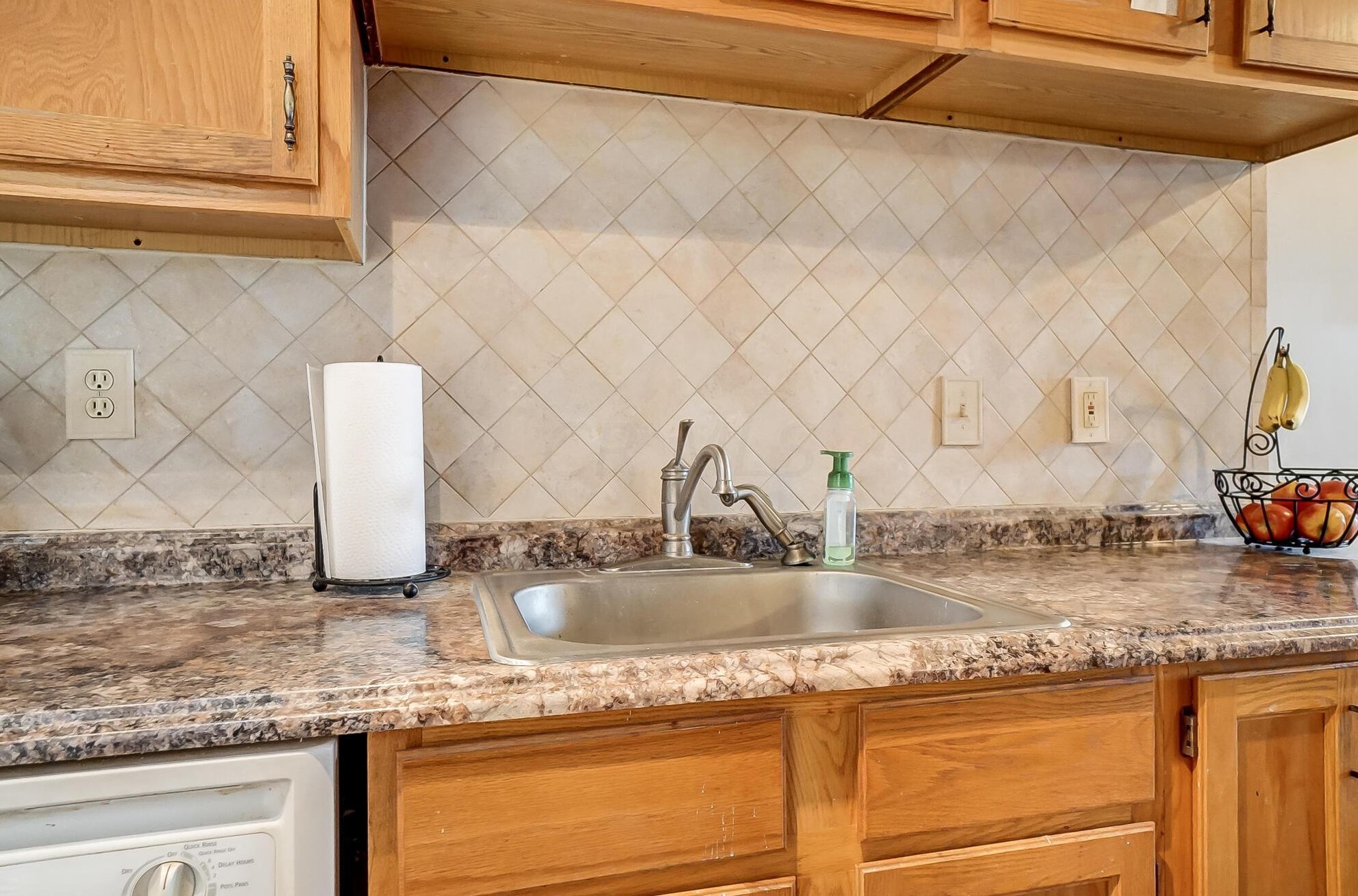 2466 Hooverside Ln, Darbydale OH  43123-3934 exterior