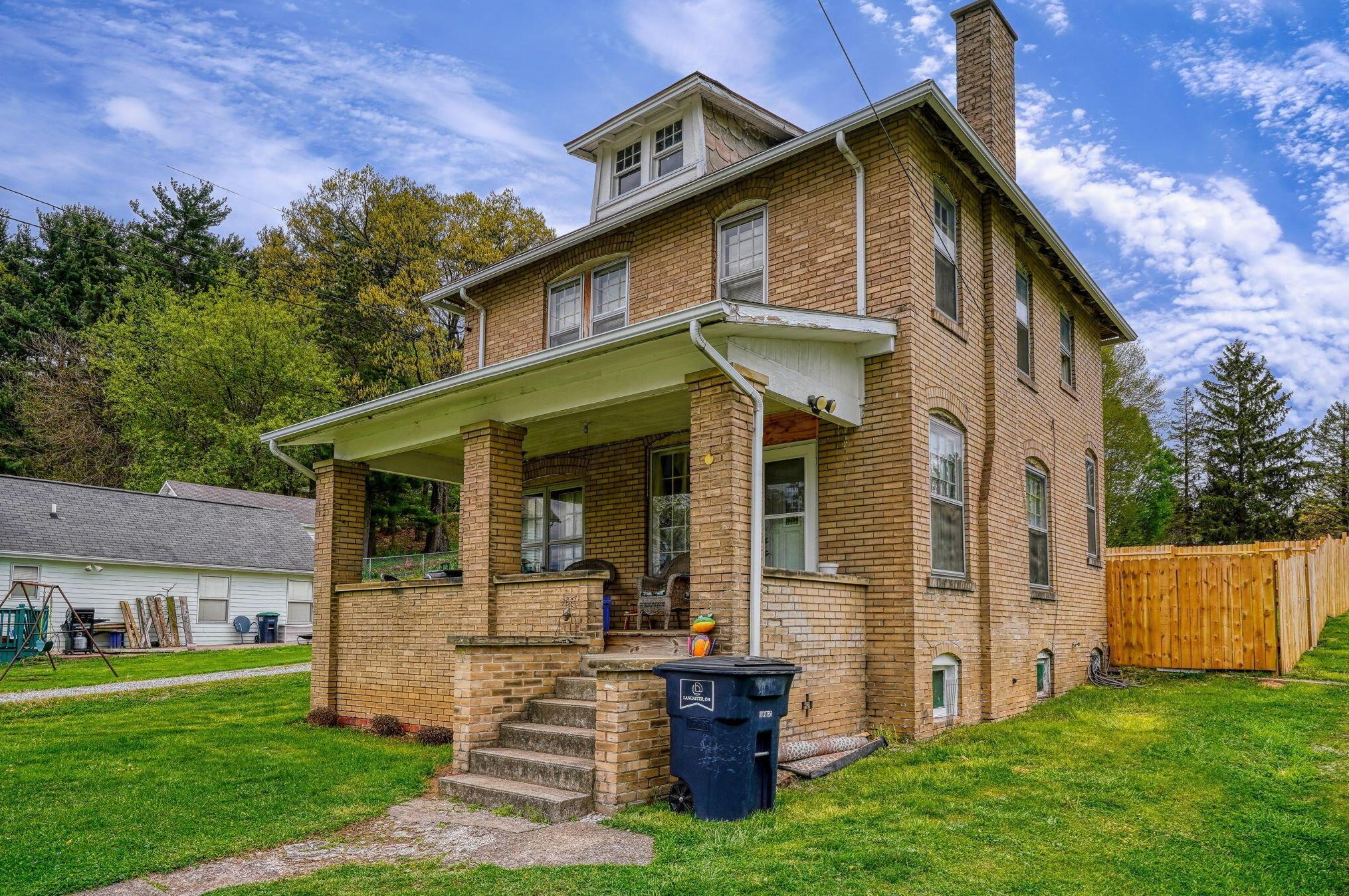 1714 Baltimore Rd, Lancaster OH 43130-8813 exterior