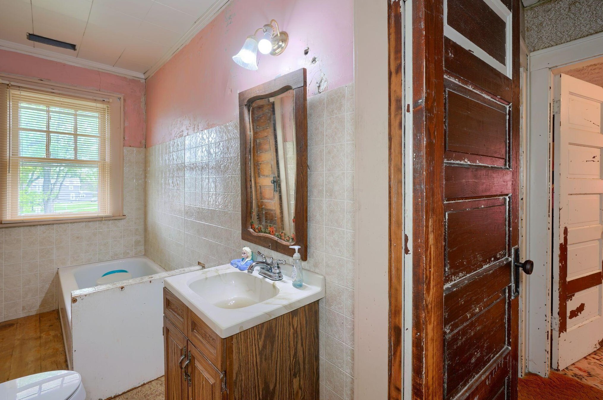 1714 Baltimore Rd, Lancaster OH 43130-8813 exterior