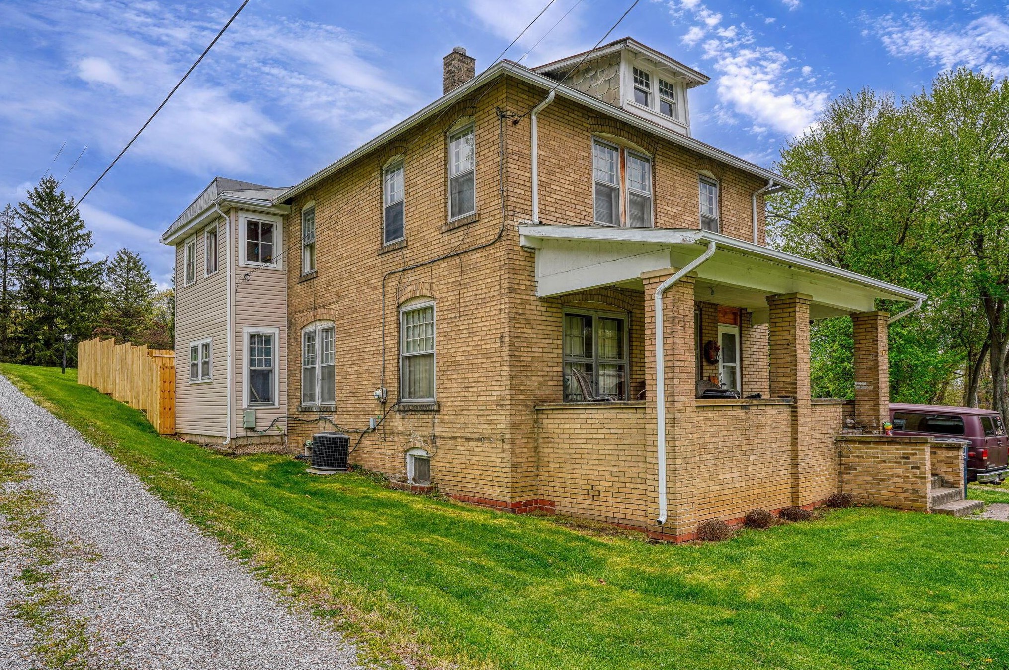 1714 Baltimore Rd, Lancaster OH 43130-8813 exterior