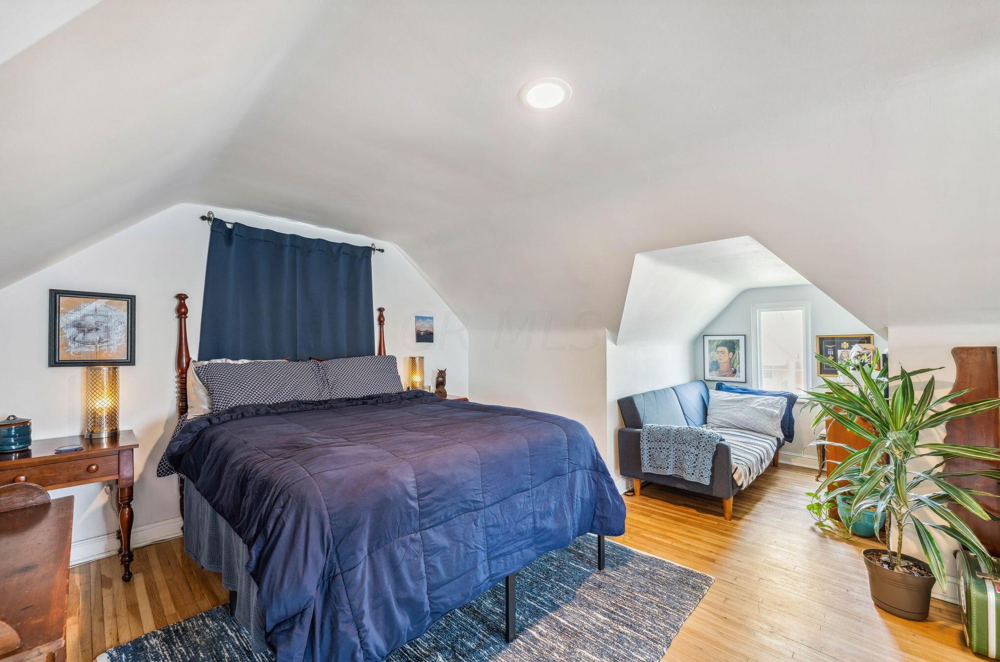 1498 Champion Ave, Columbus OH  43207-1397 exterior