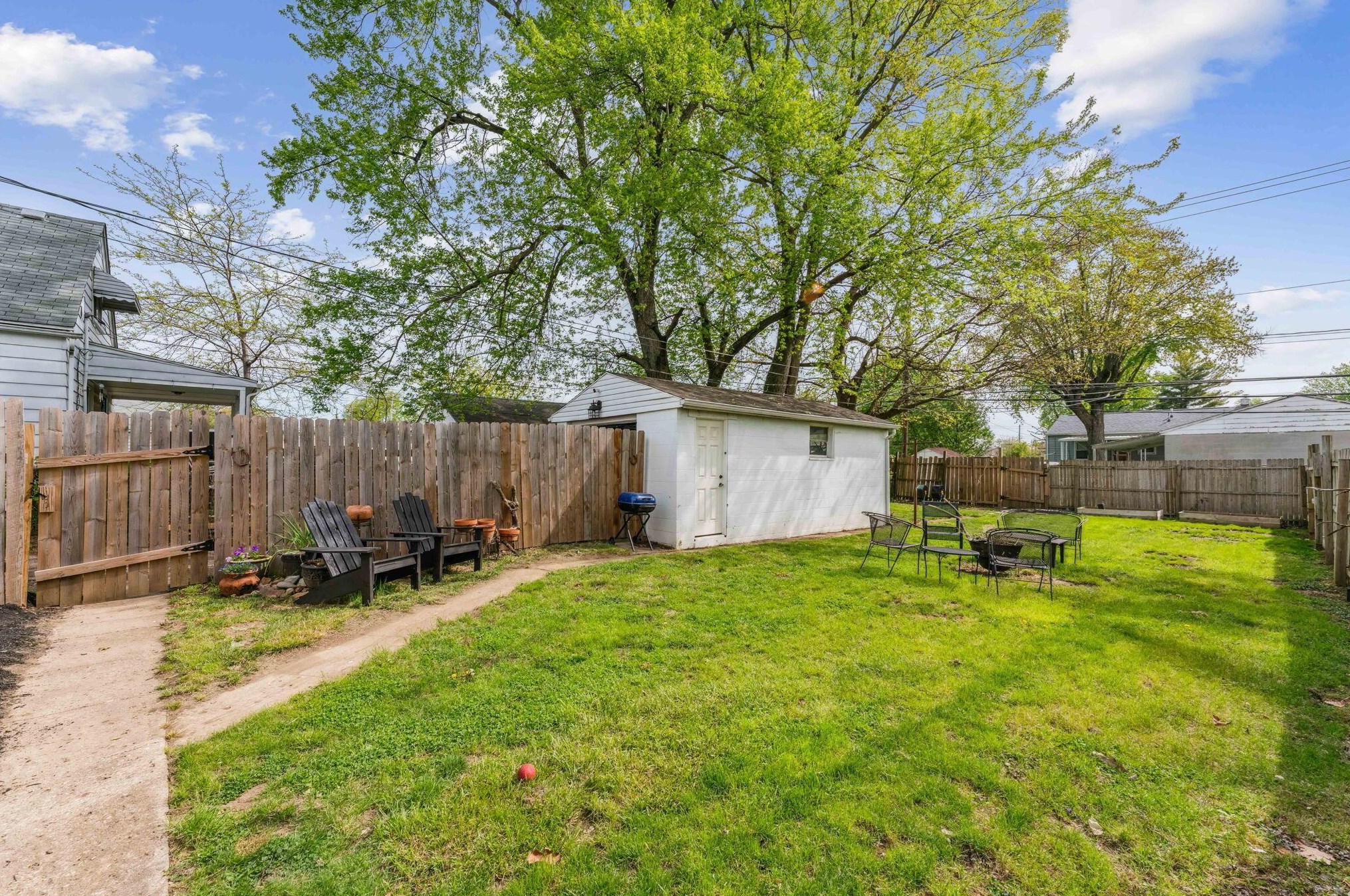 1498 Champion Ave, Columbus OH  43207-1397 exterior