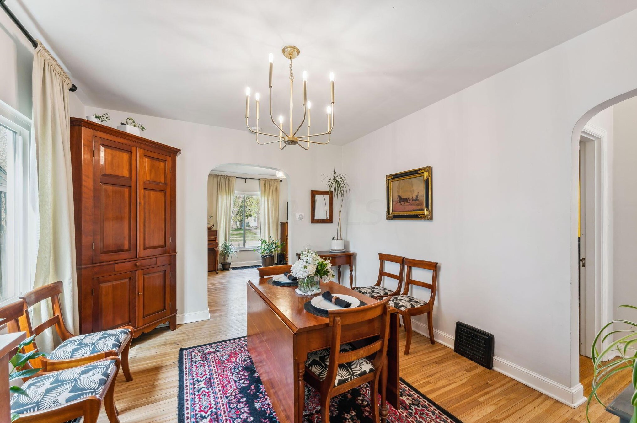 1498 Champion Ave, Columbus OH  43207-1397 exterior