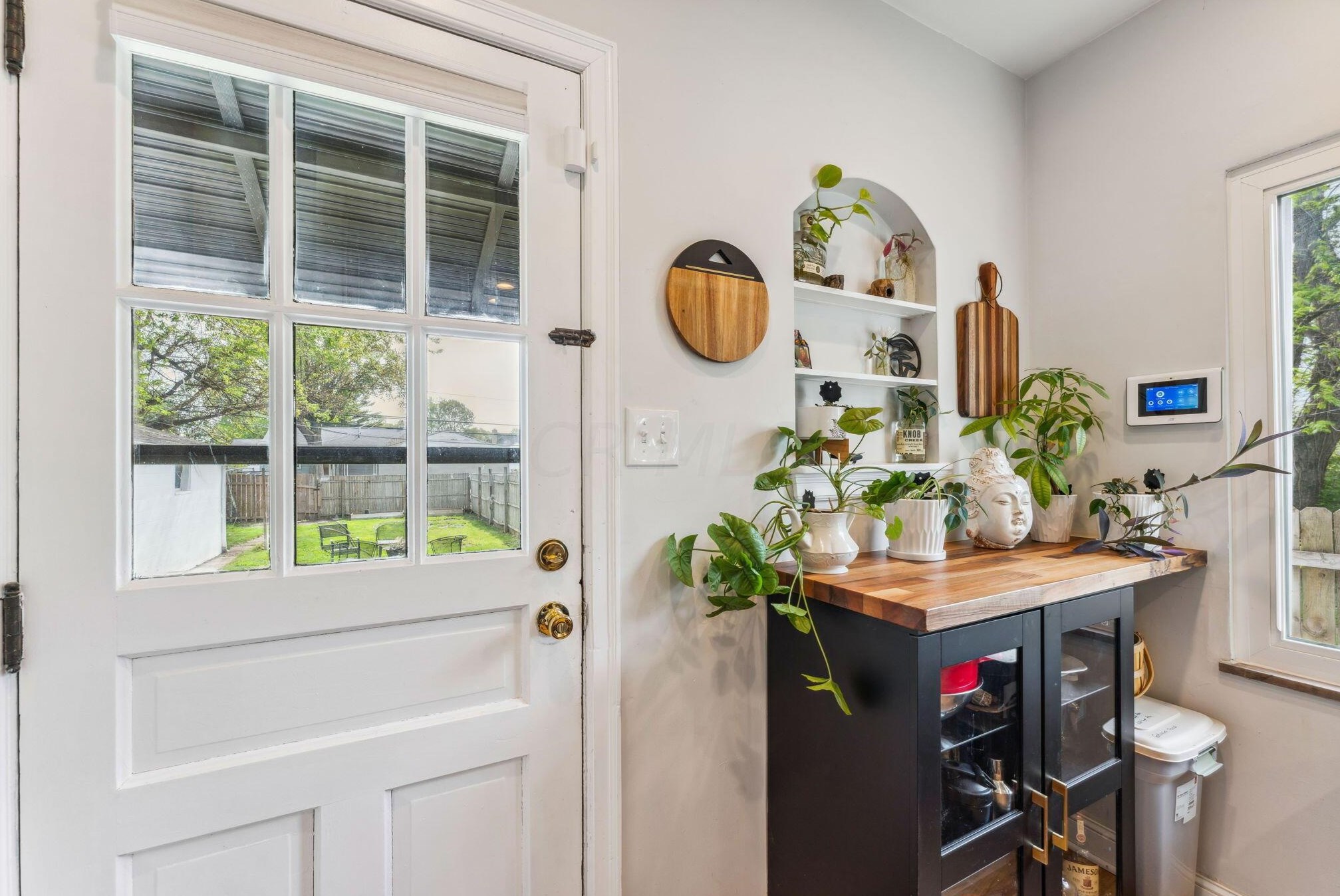 1498 Champion Ave, Columbus OH  43207-1397 exterior