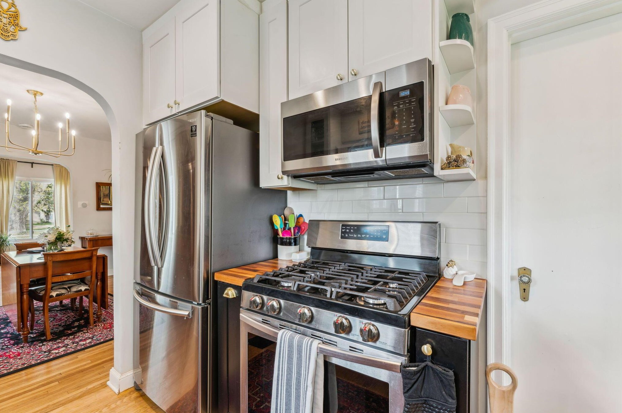 1498 Champion Ave, Columbus OH  43207-1397 exterior