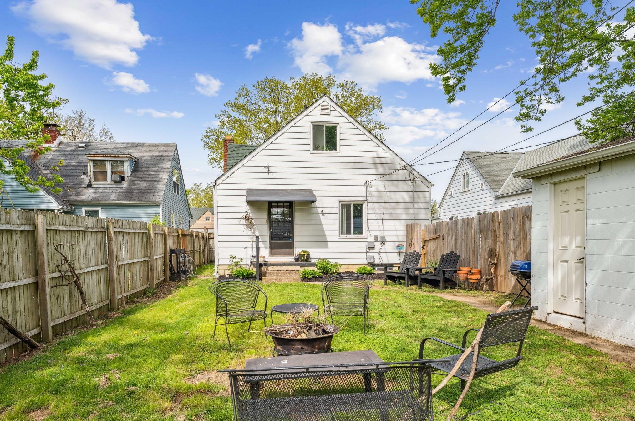 1498 Champion Ave, Columbus OH  43207-1397 exterior