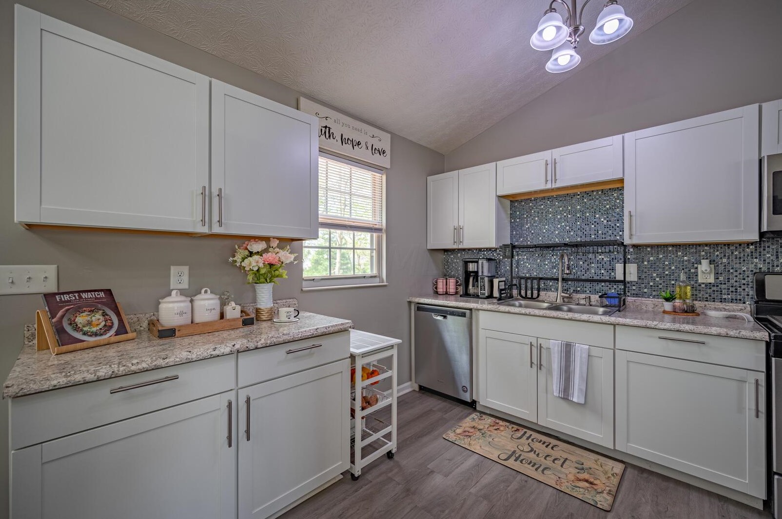 859 Maclam Dr, Columbus OH  43204-1456 exterior