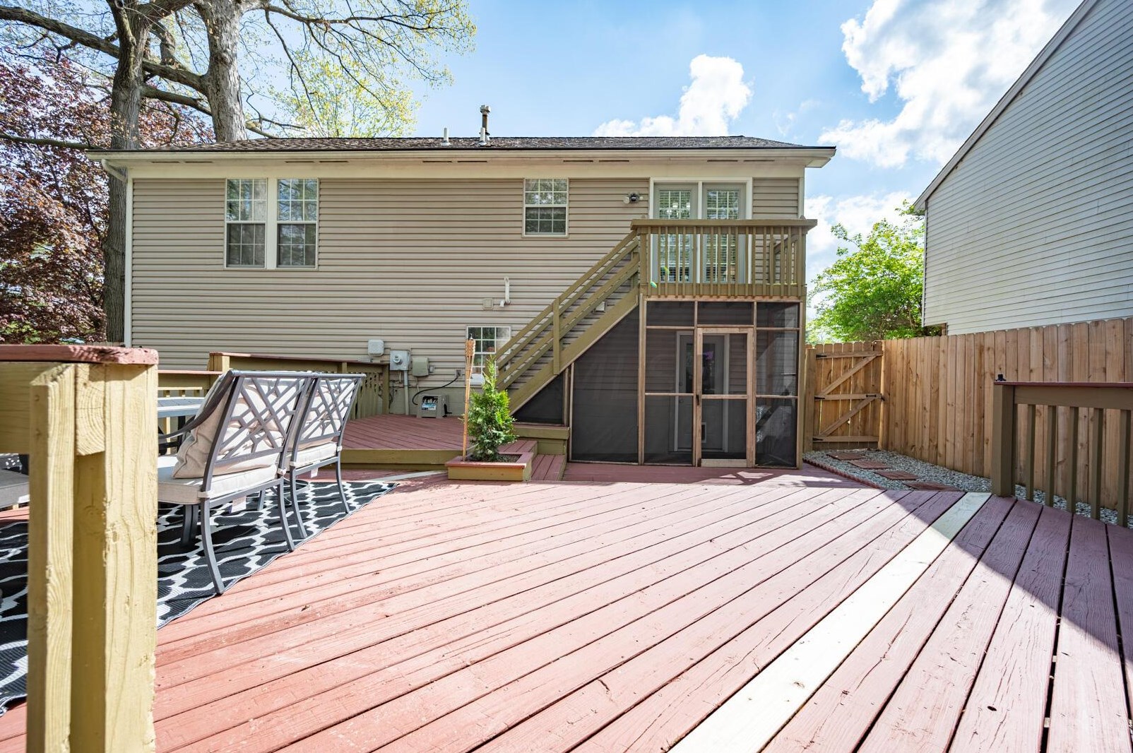 859 Maclam Dr, Columbus OH  43204-1456 exterior