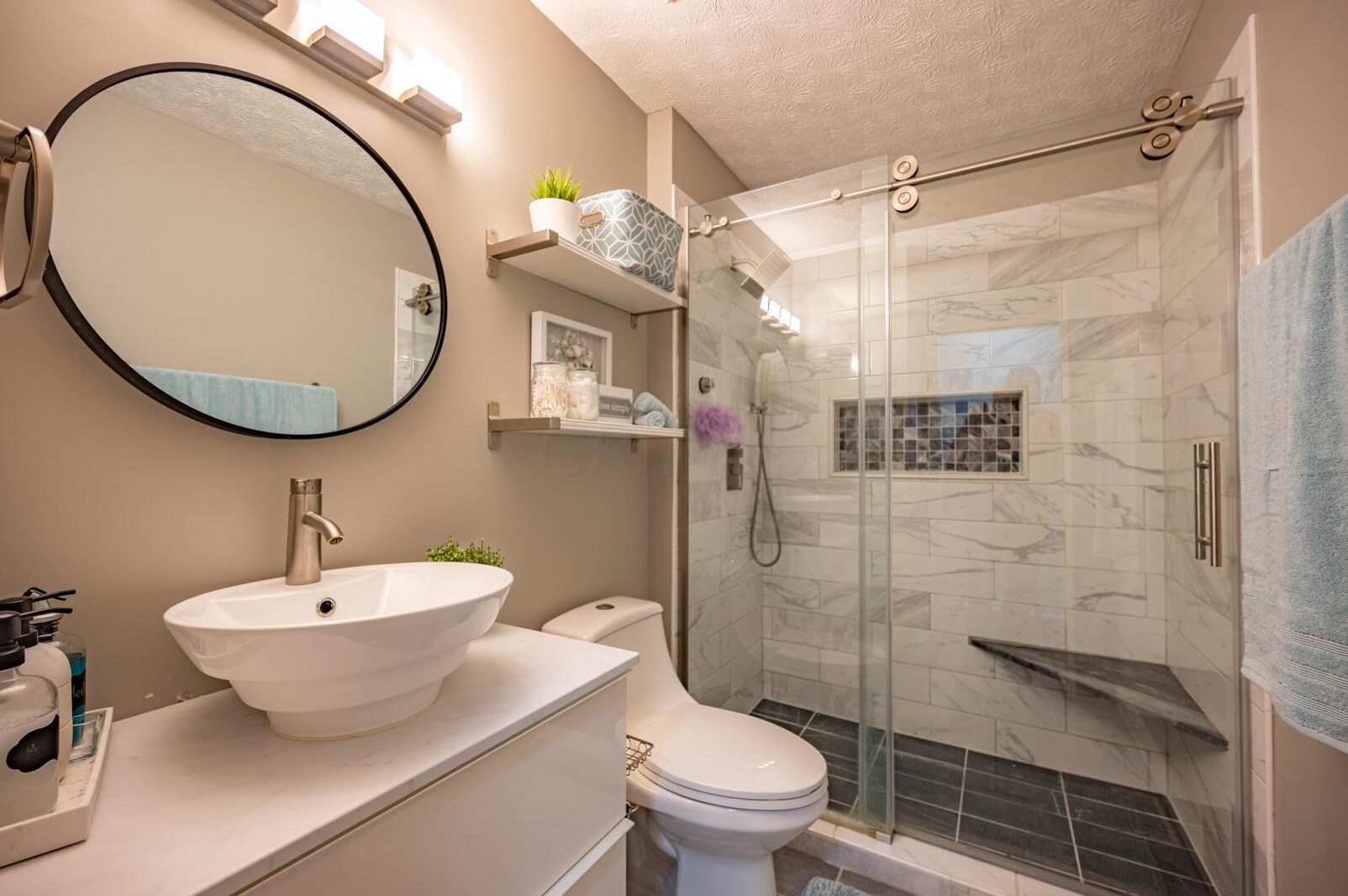 859 Maclam Dr, Columbus OH  43204-1456 exterior