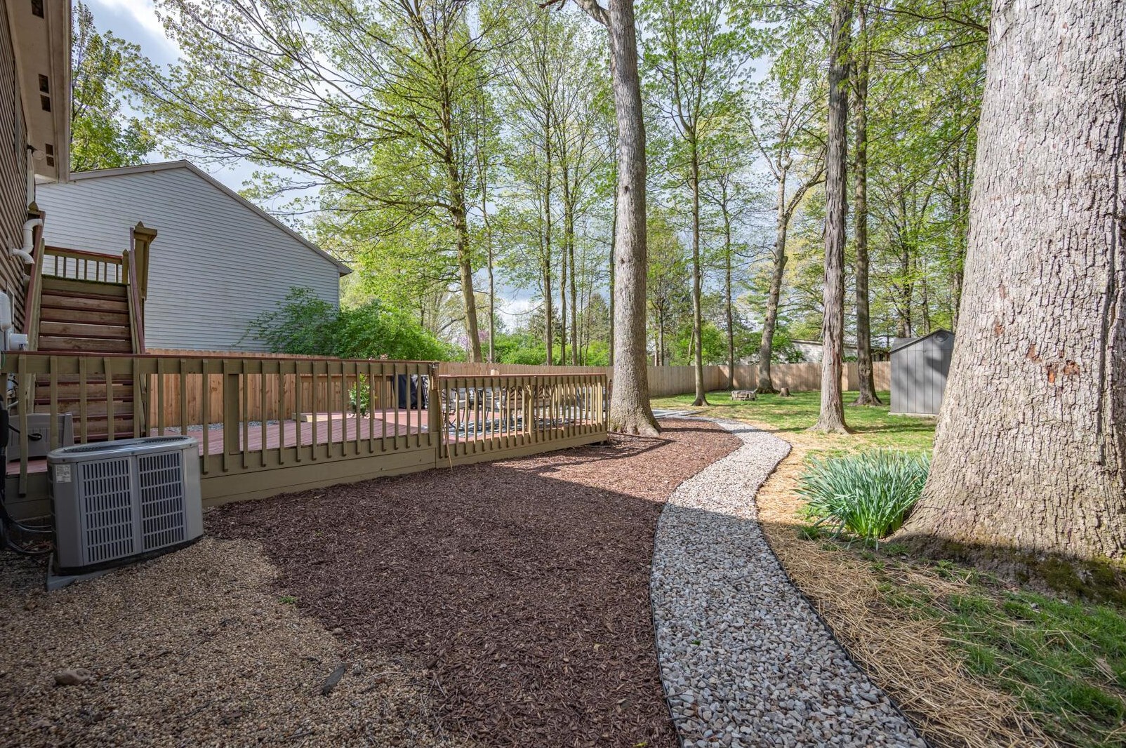 859 Maclam Dr, Columbus OH  43204-1456 exterior