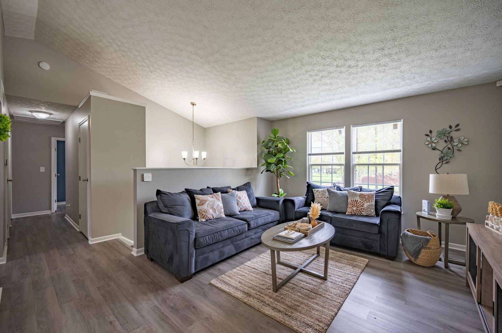 859 Maclam Dr, Columbus OH  43204-1456 exterior