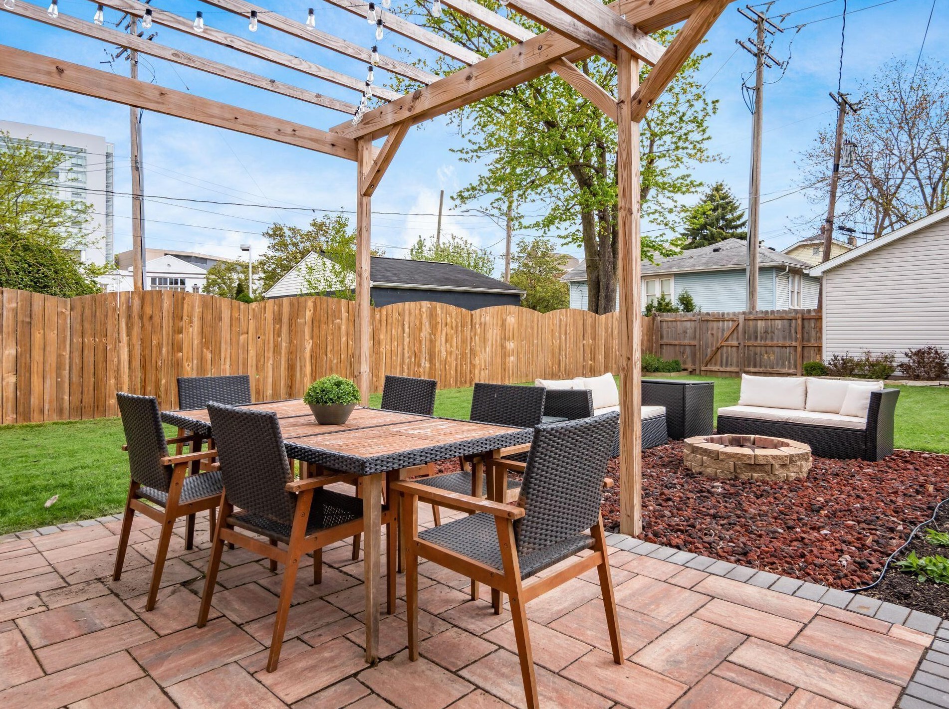 666 Wager St, Columbus OH  43206-1449 exterior