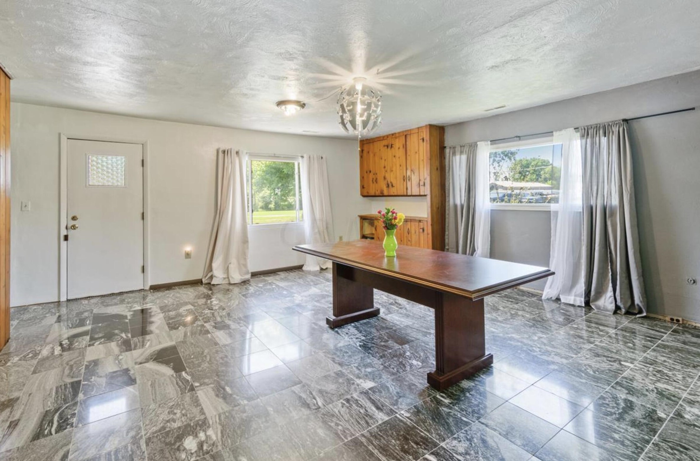 2740 Ferris Rd, Columbus OH 43224-2349 exterior