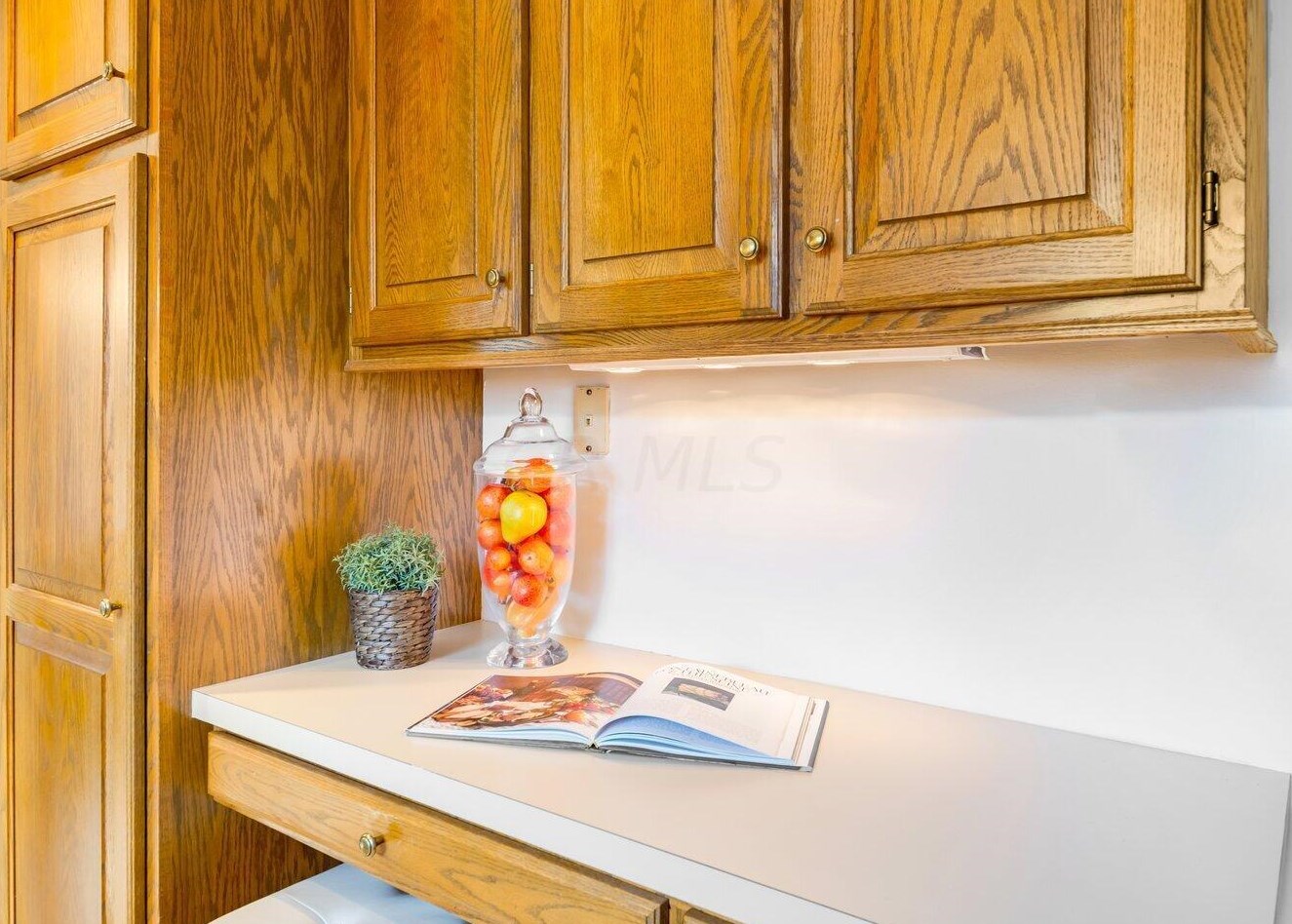 1980 Willow Glen Ln, Columbus OH 43229-1550 exterior