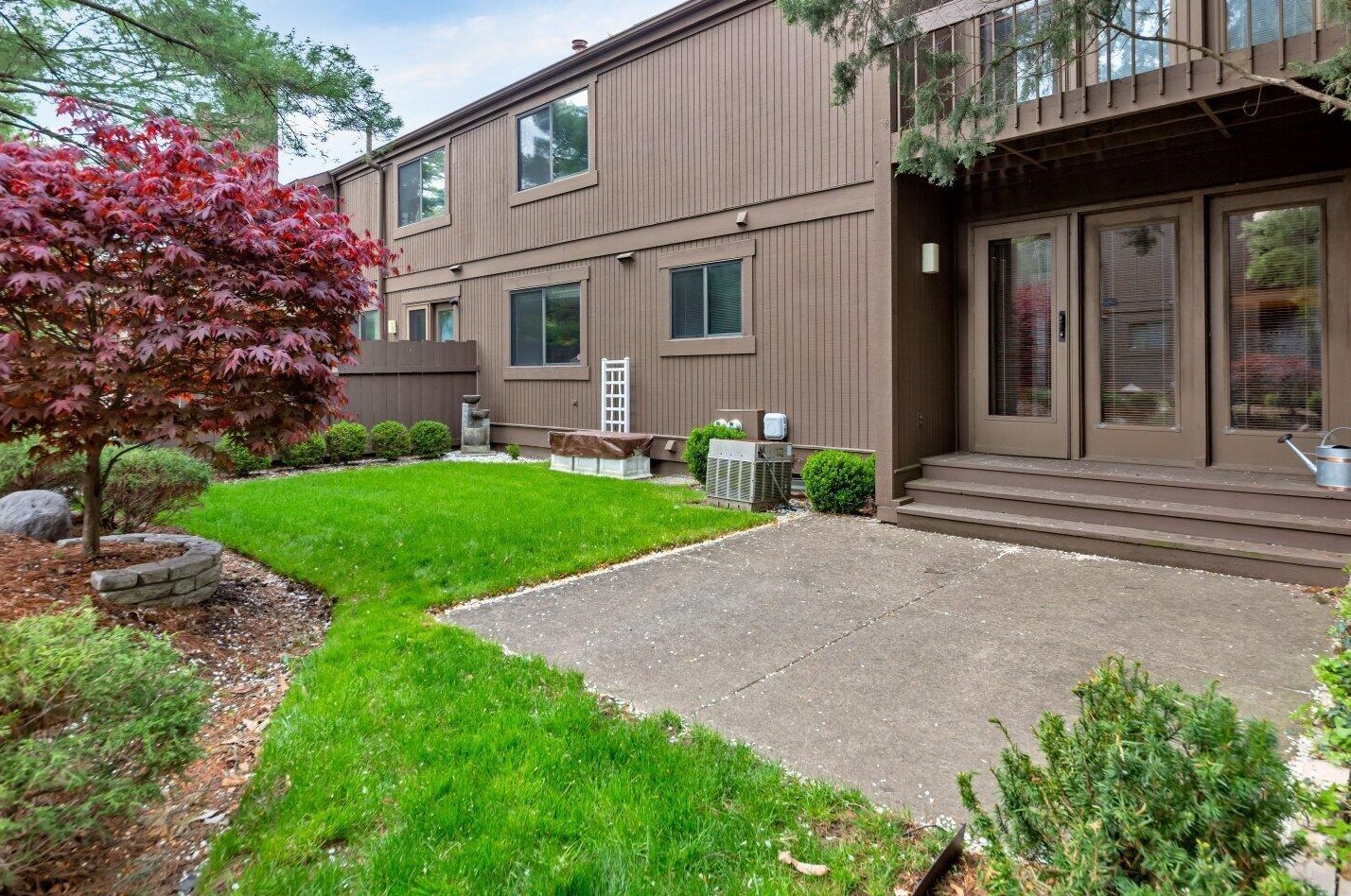 1980 Willow Glen Ln, Columbus OH 43229-1550 exterior