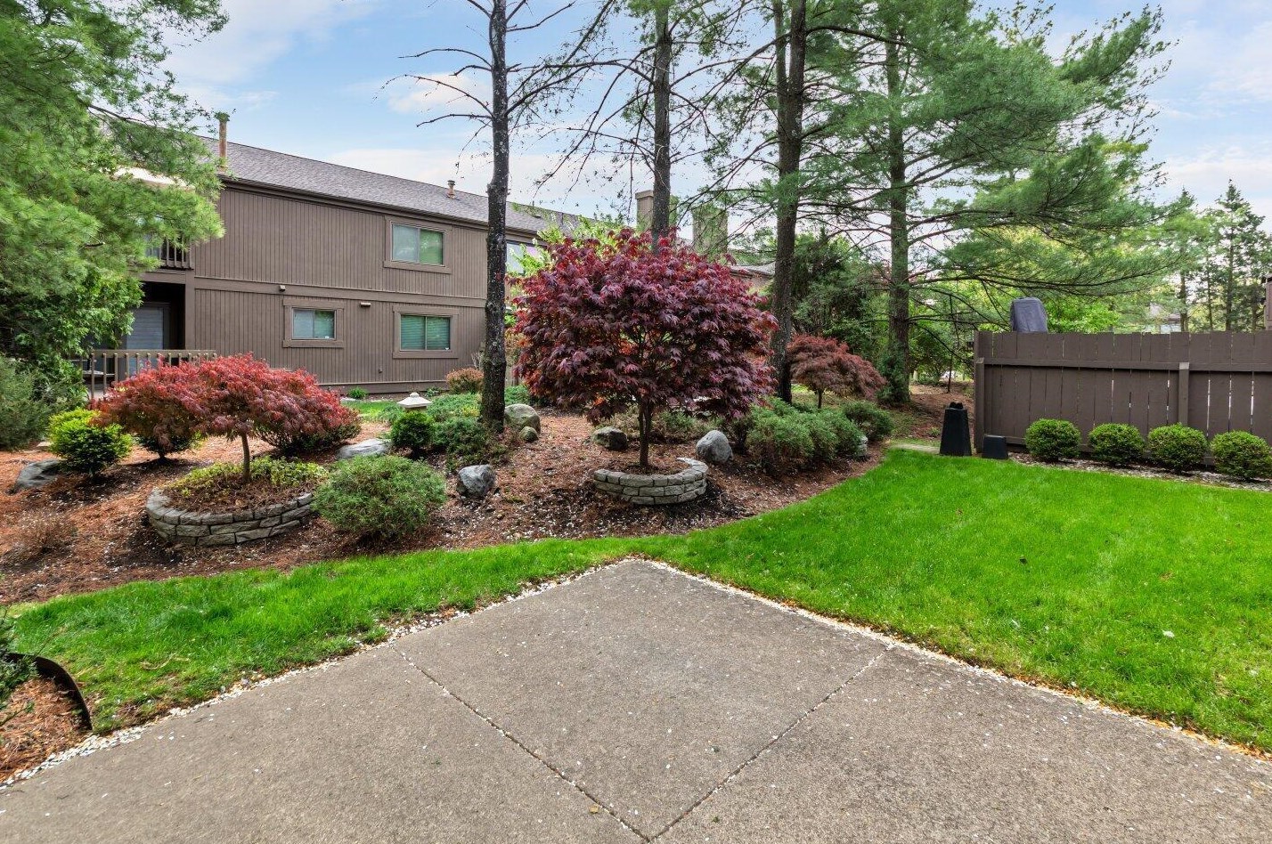 1980 Willow Glen Ln, Columbus OH 43229-1550 exterior