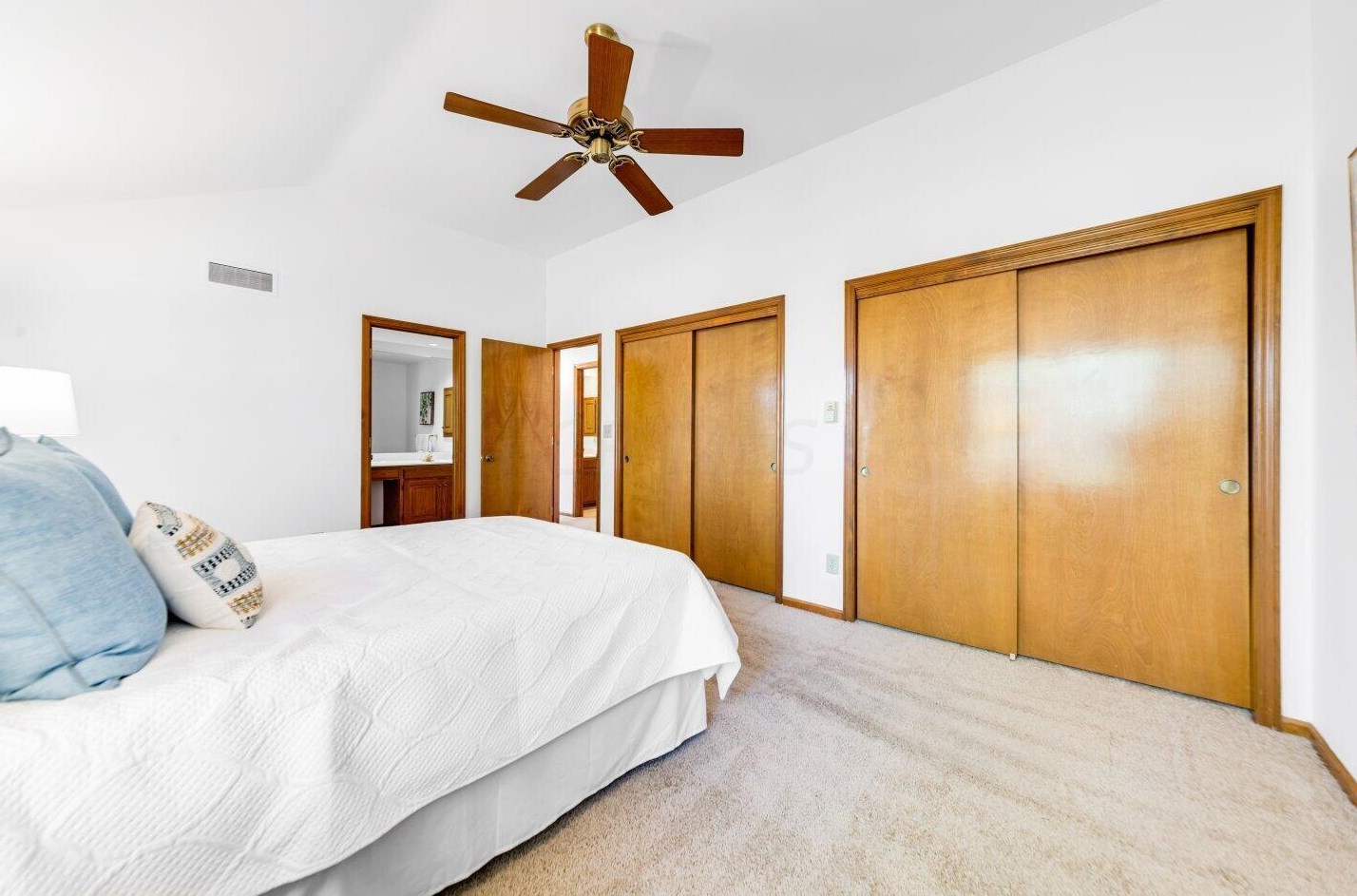 1980 Willow Glen Ln, Columbus OH 43229-1550 exterior