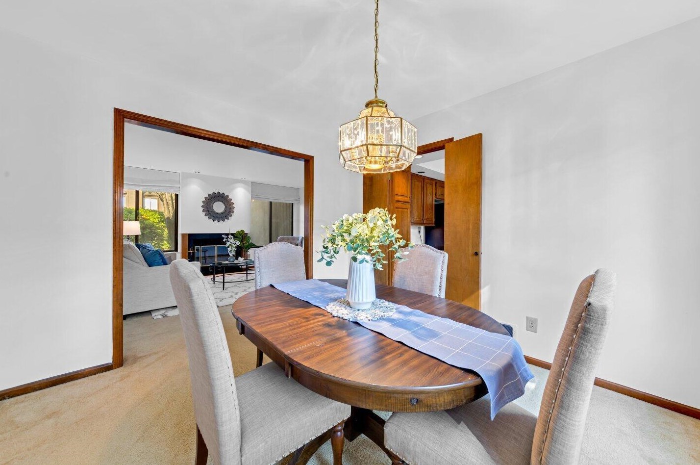 1980 Willow Glen Ln, Columbus OH 43229-1550 exterior