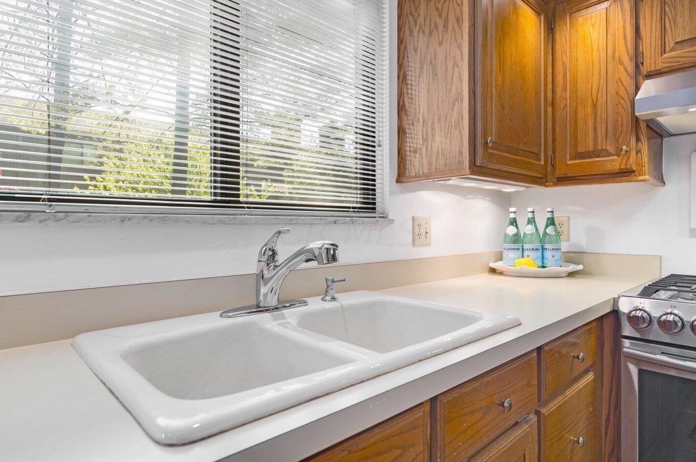 1980 Willow Glen Ln, Columbus OH 43229-1550 exterior