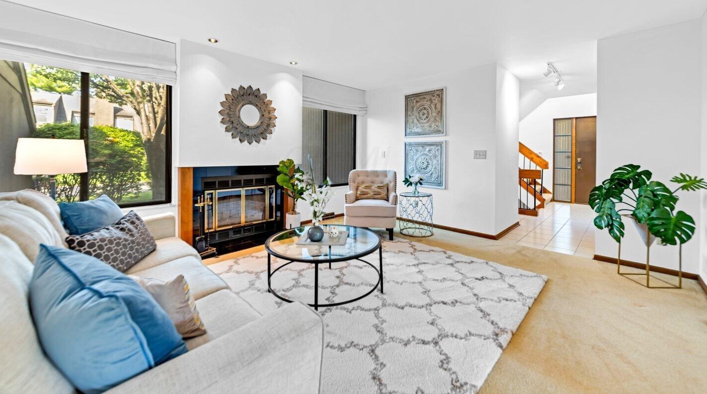 1980 Willow Glen Ln, Columbus OH 43229-1550 exterior