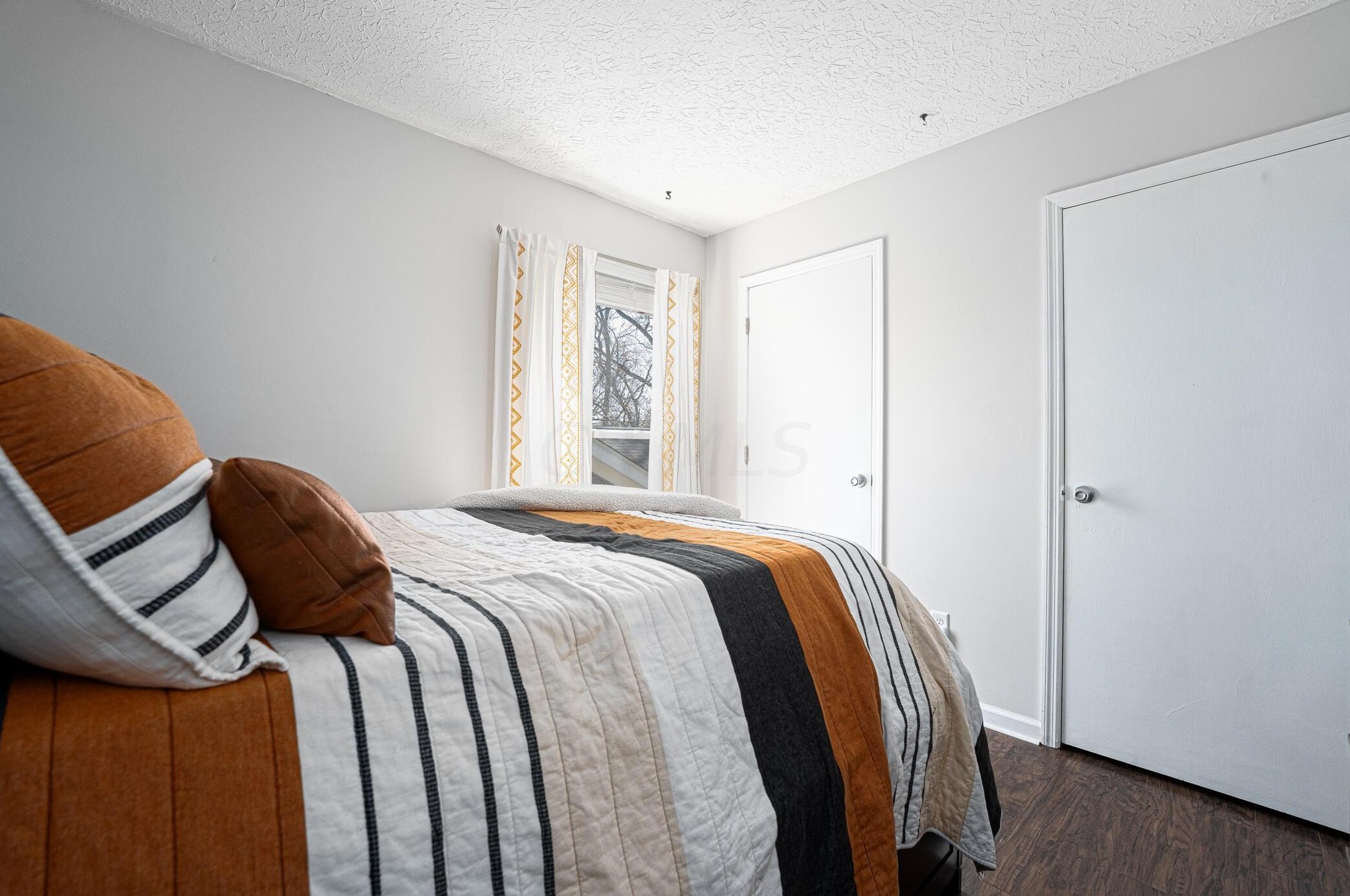 1857 Weather Stone Ln, Columbus OH  43235-1987 exterior