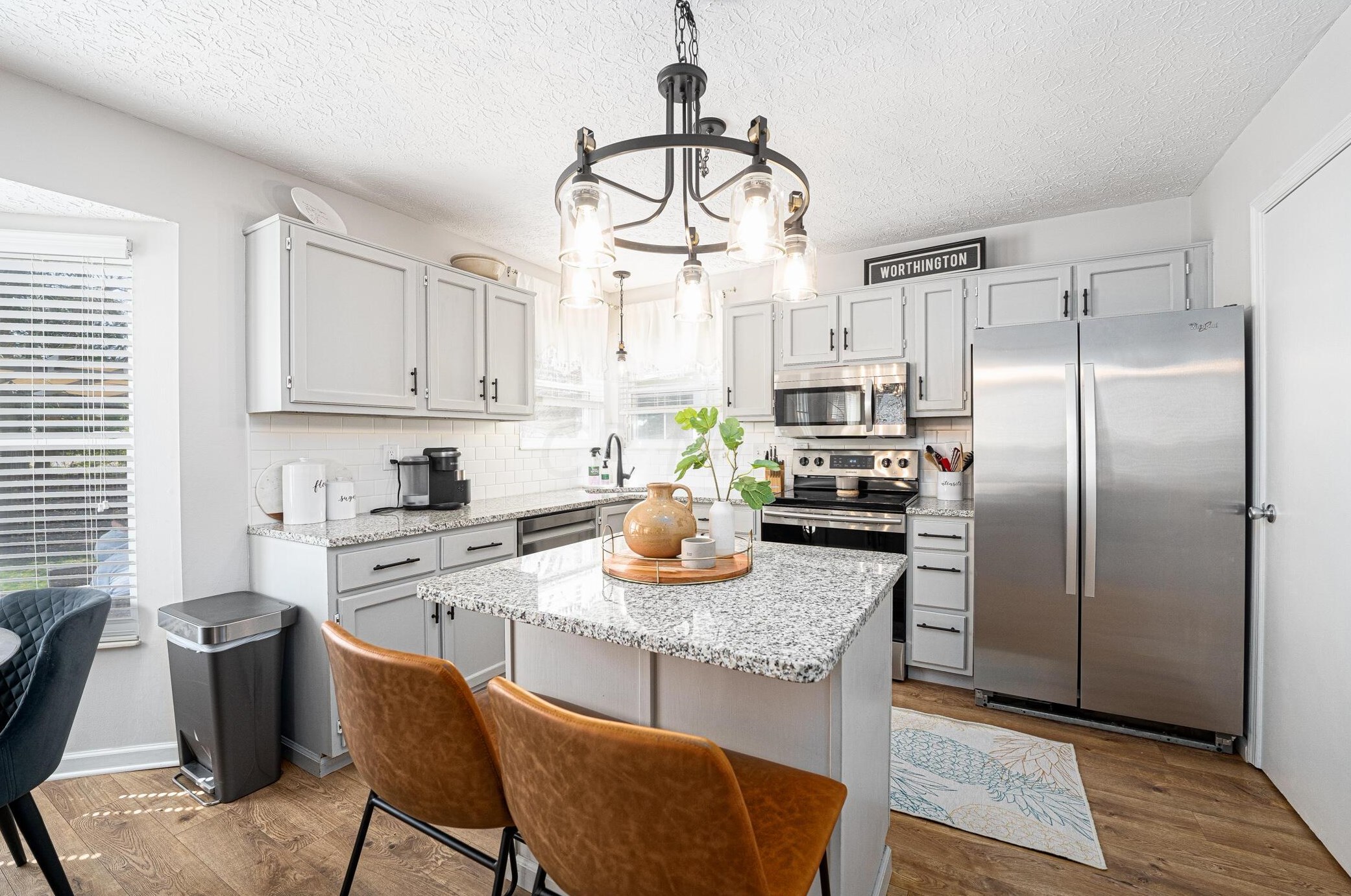 1857 Weather Stone Ln, Columbus OH  43235-1987 exterior