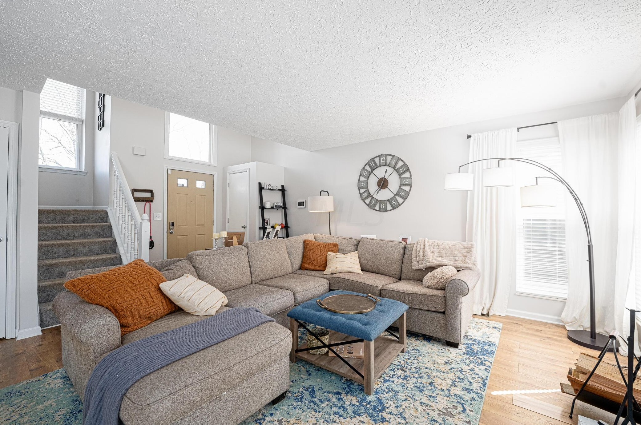 1857 Weather Stone Ln, Columbus OH  43235-1987 exterior