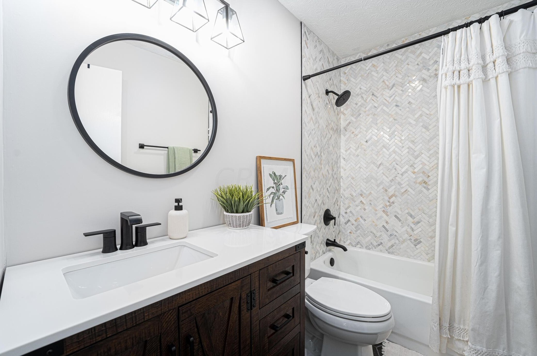 1857 Weather Stone Ln, Columbus OH  43235-1987 exterior