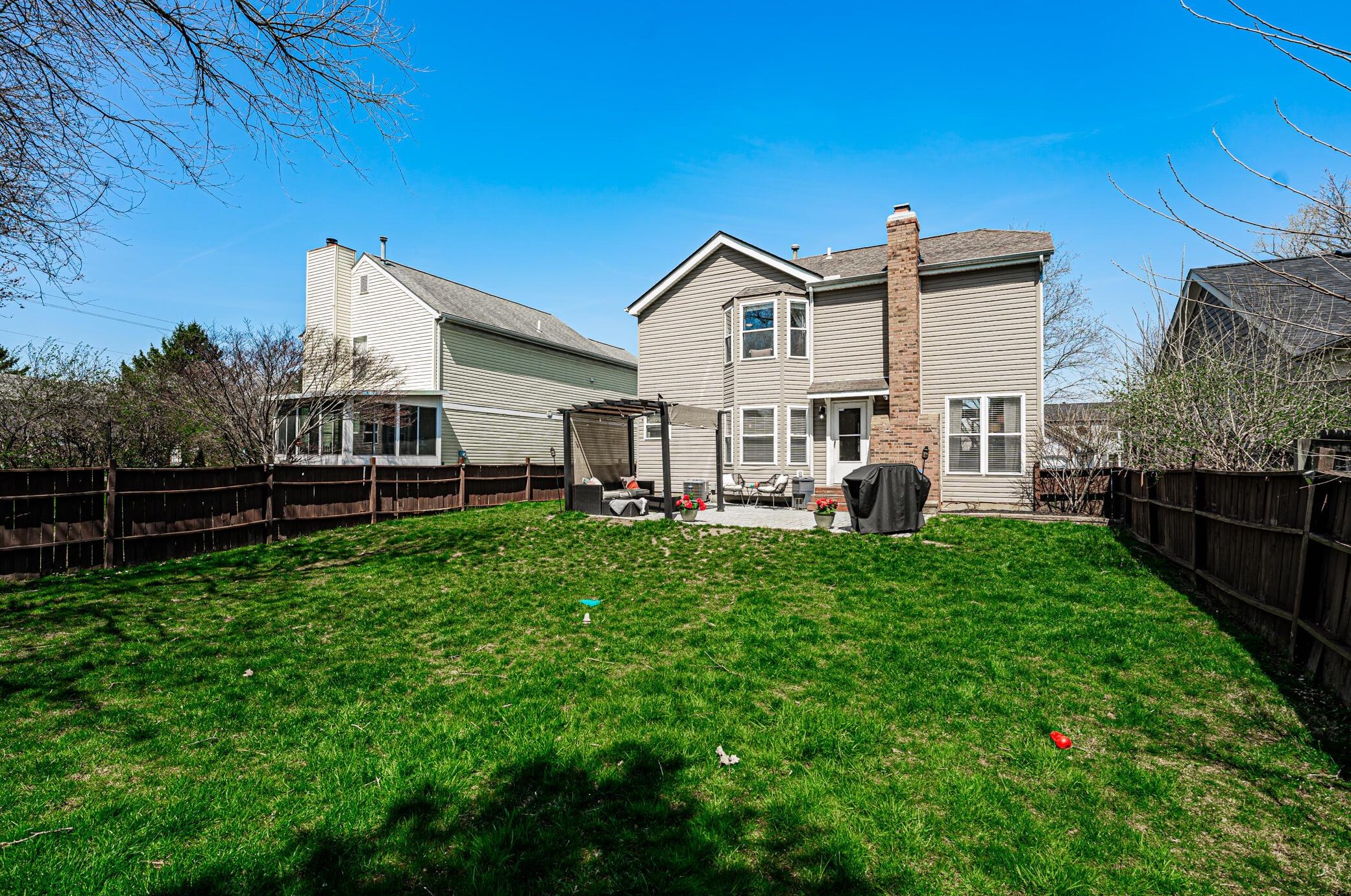 1857 Weather Stone Ln, Columbus OH  43235-1987 exterior