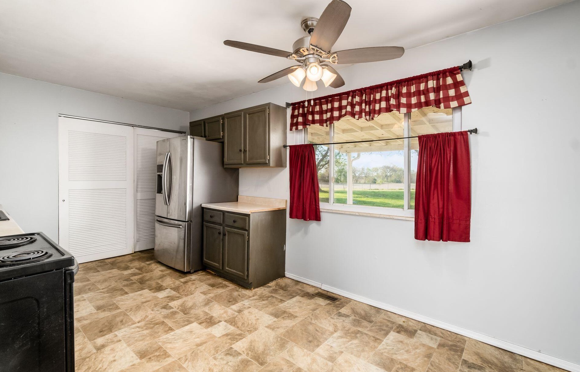 5783 Bell Station Rd, Circleville OH  43113-9088 exterior
