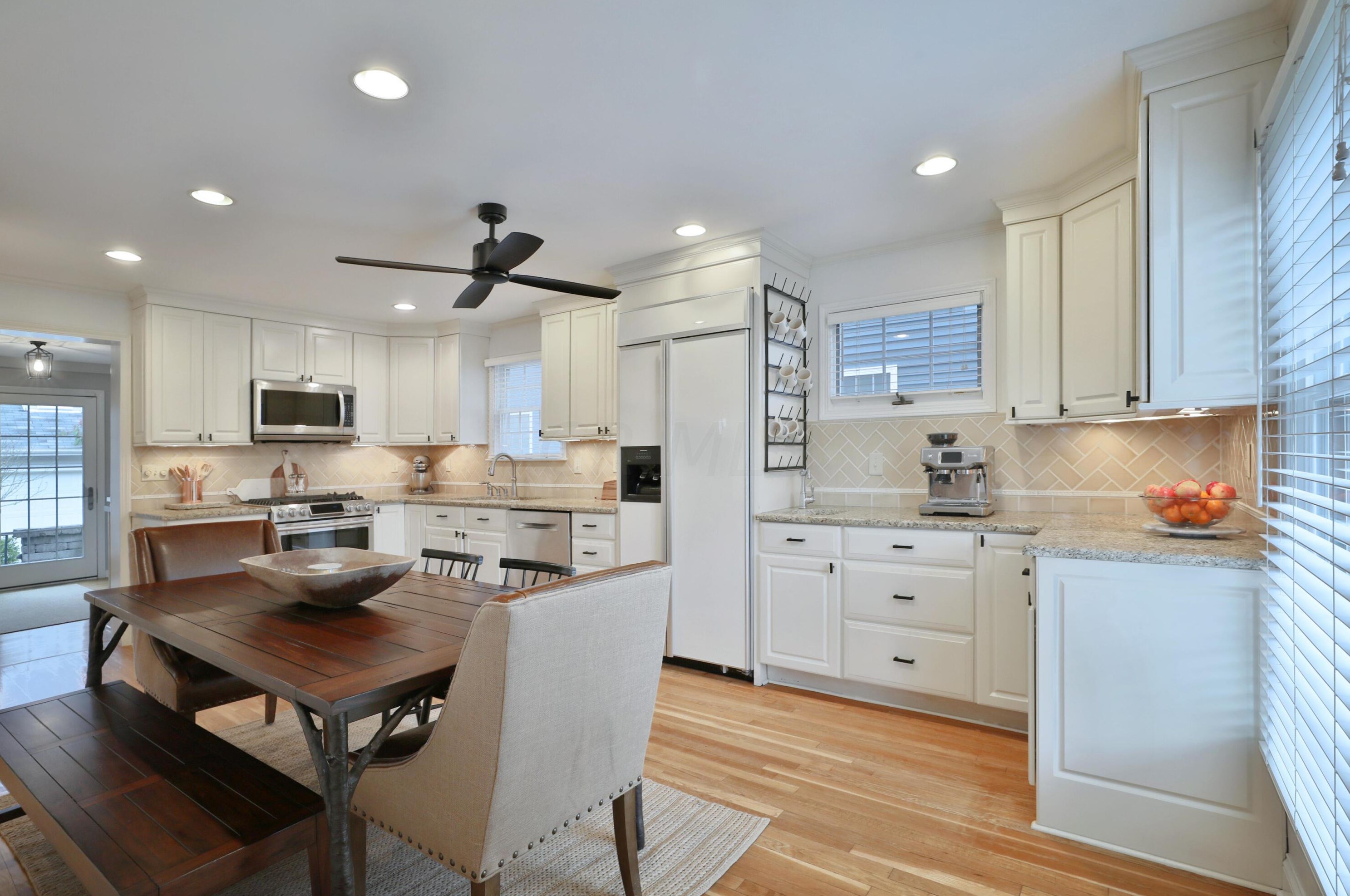 694 Hartford St, Columbus OH  43085-4122 exterior