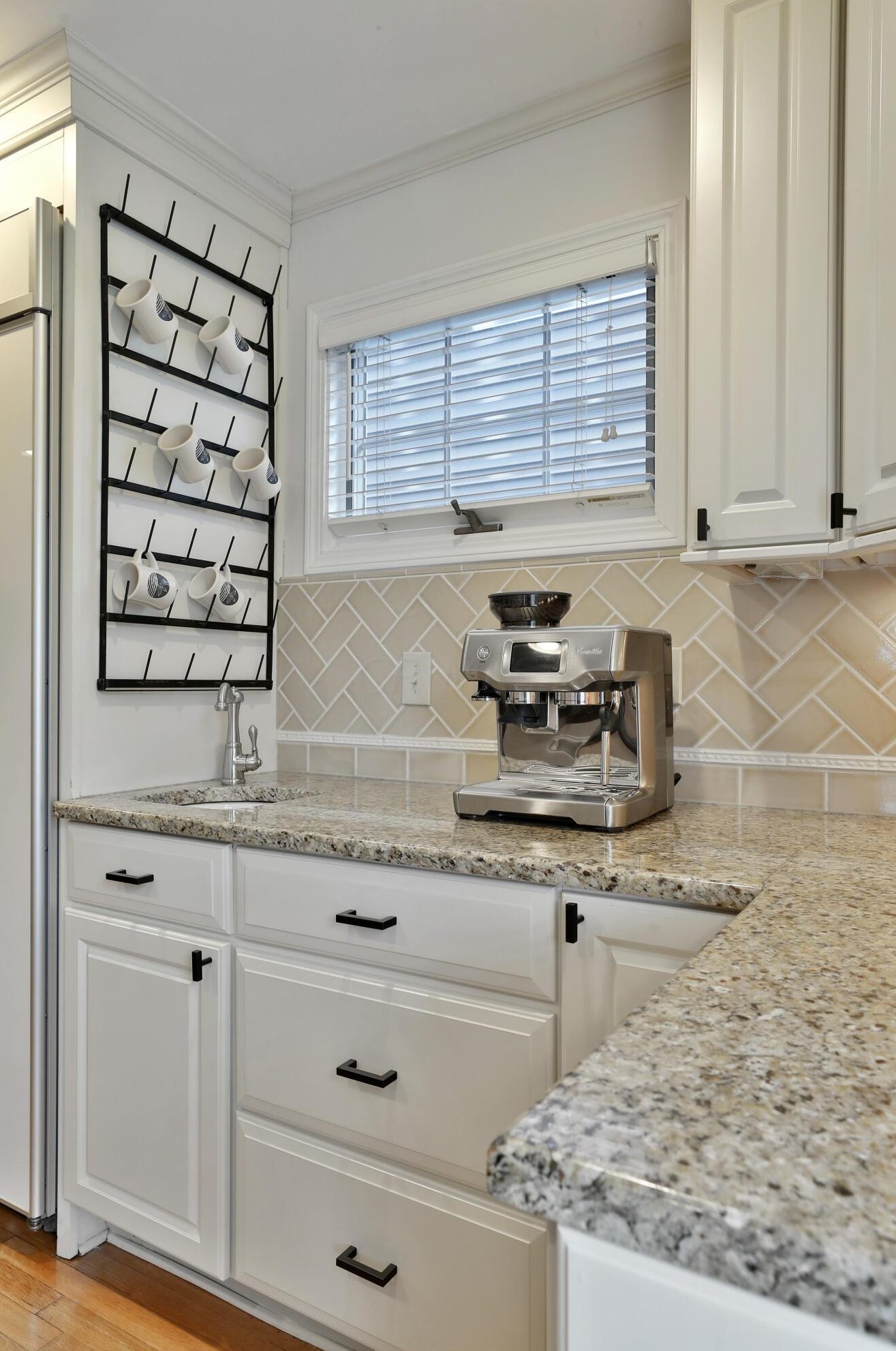 694 Hartford St, Columbus OH  43085-4122 exterior