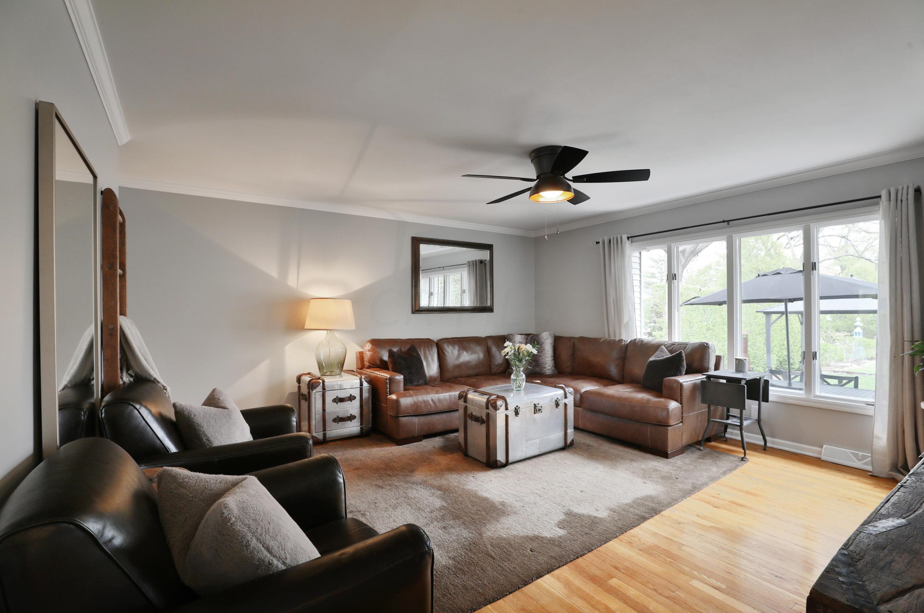 694 Hartford St, Columbus OH  43085-4122 exterior